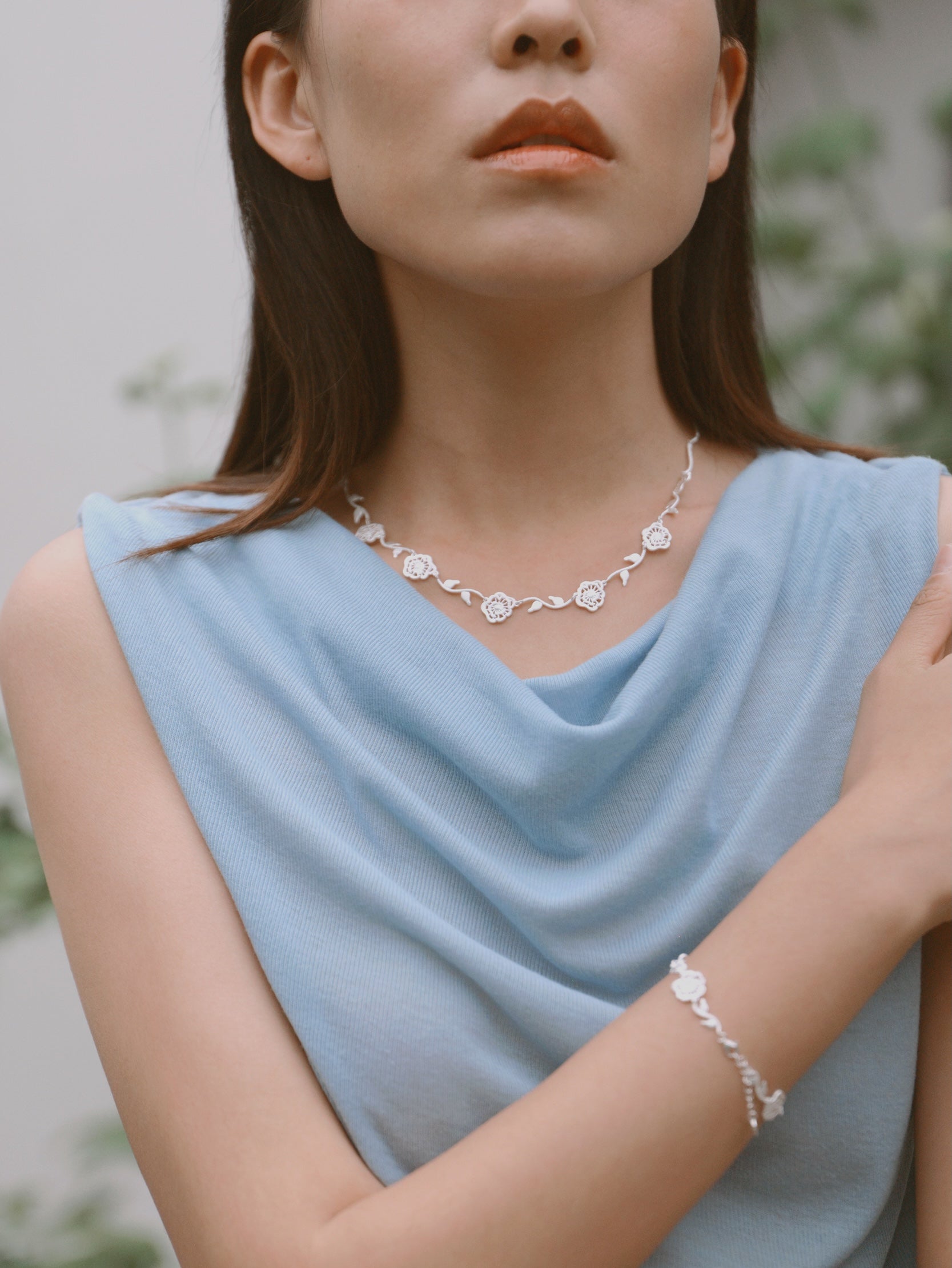 Thorned Rose Necklace - Silver