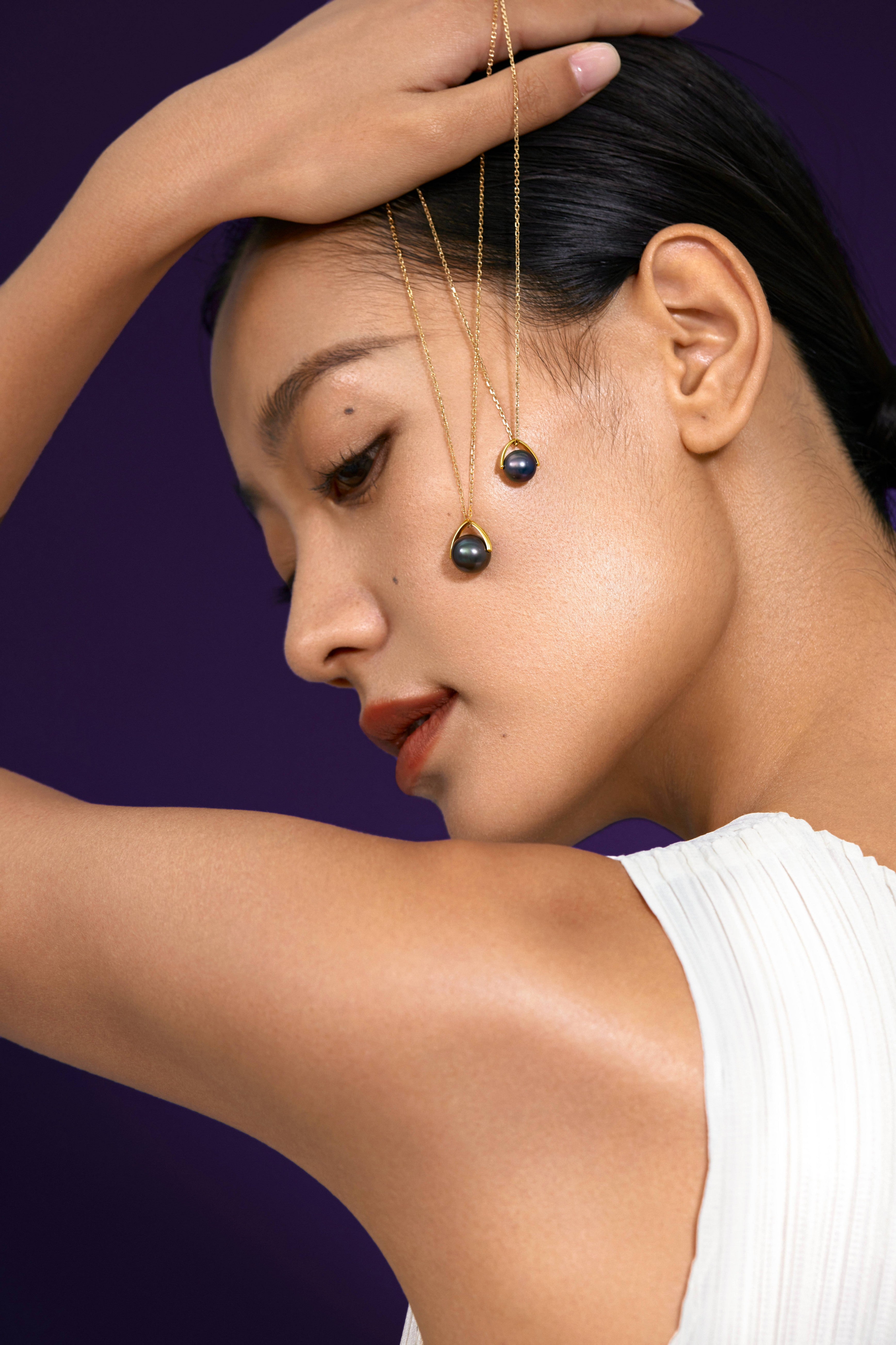 Black Tahitian Pearl Solitaire Necklace - 18K Solid Gold - YIN Fine Jewelry - Chinese Modern Gold Jewelry