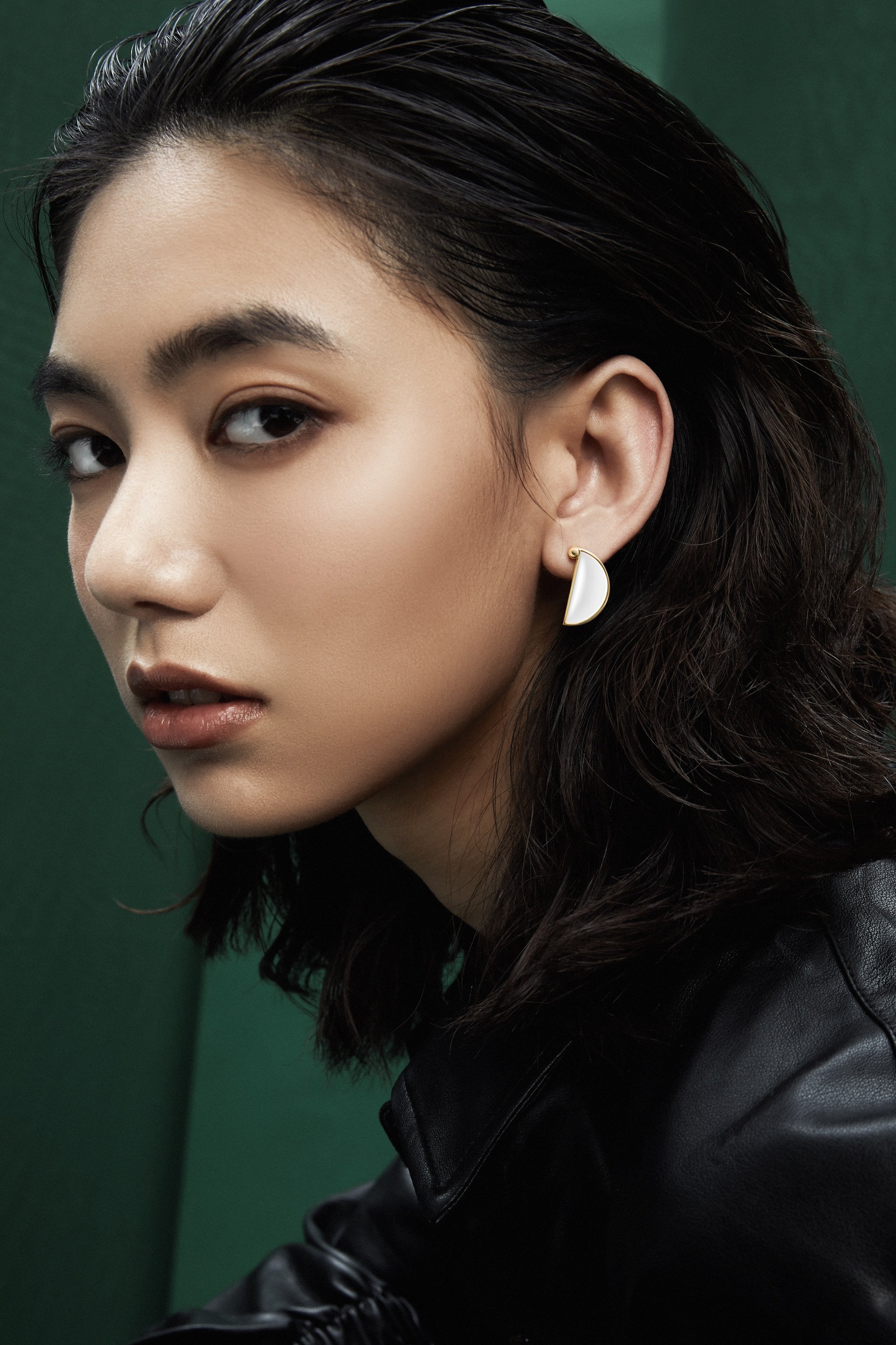 The Game of Weiqi Black & White Jade Earrings - 18K Solid Gold - YIN Fine Jewelry - Chinese Modern Gold Jewelry