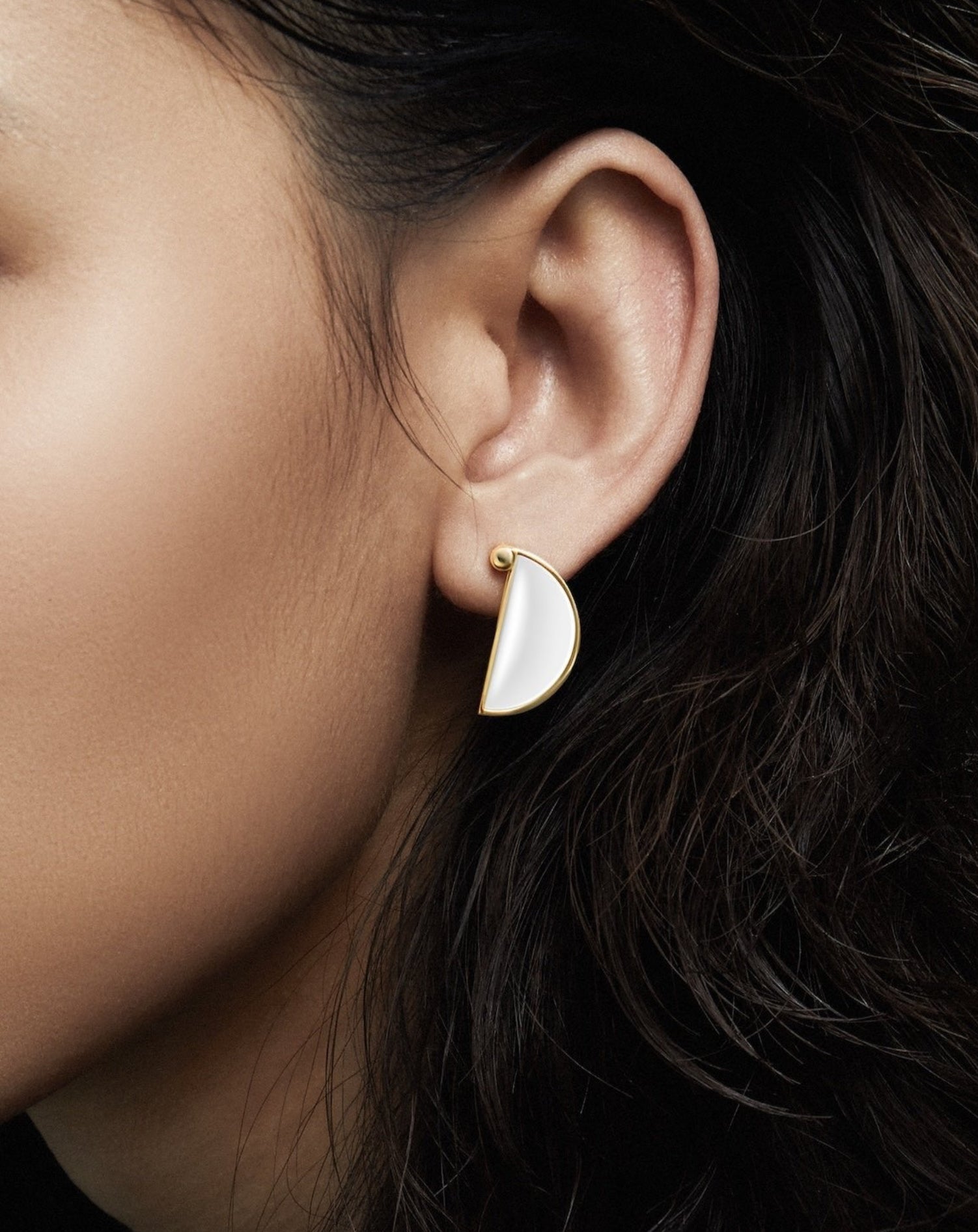 The Game of Weiqi Black & White Jade Earrings - 18K Solid Gold - YIN Fine Jewelry - Chinese Modern Gold Jewelry