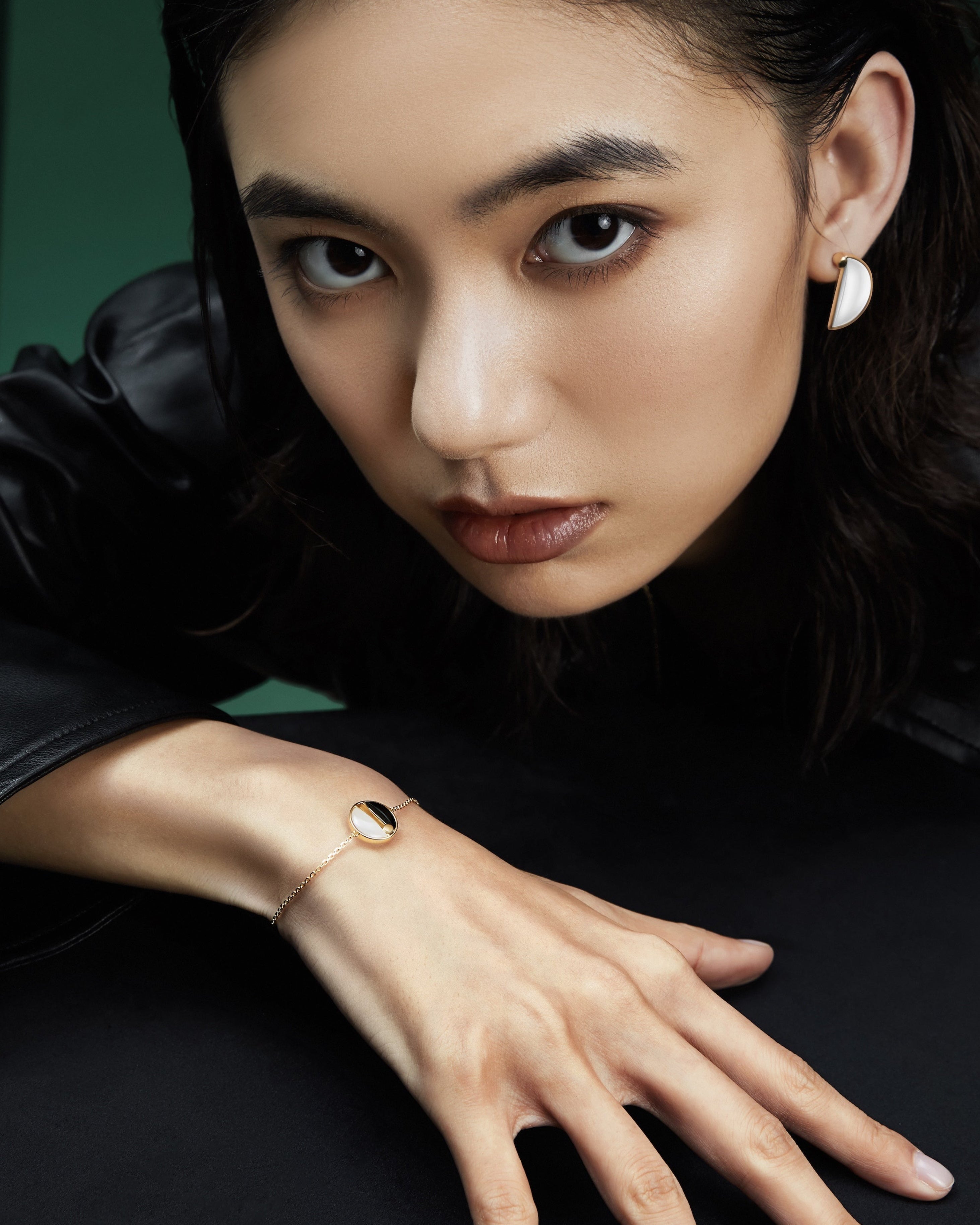 The Game of Weiqi Black & White Jade Earrings - 18K Solid Gold - YIN Fine Jewelry - Chinese Modern Gold Jewelry