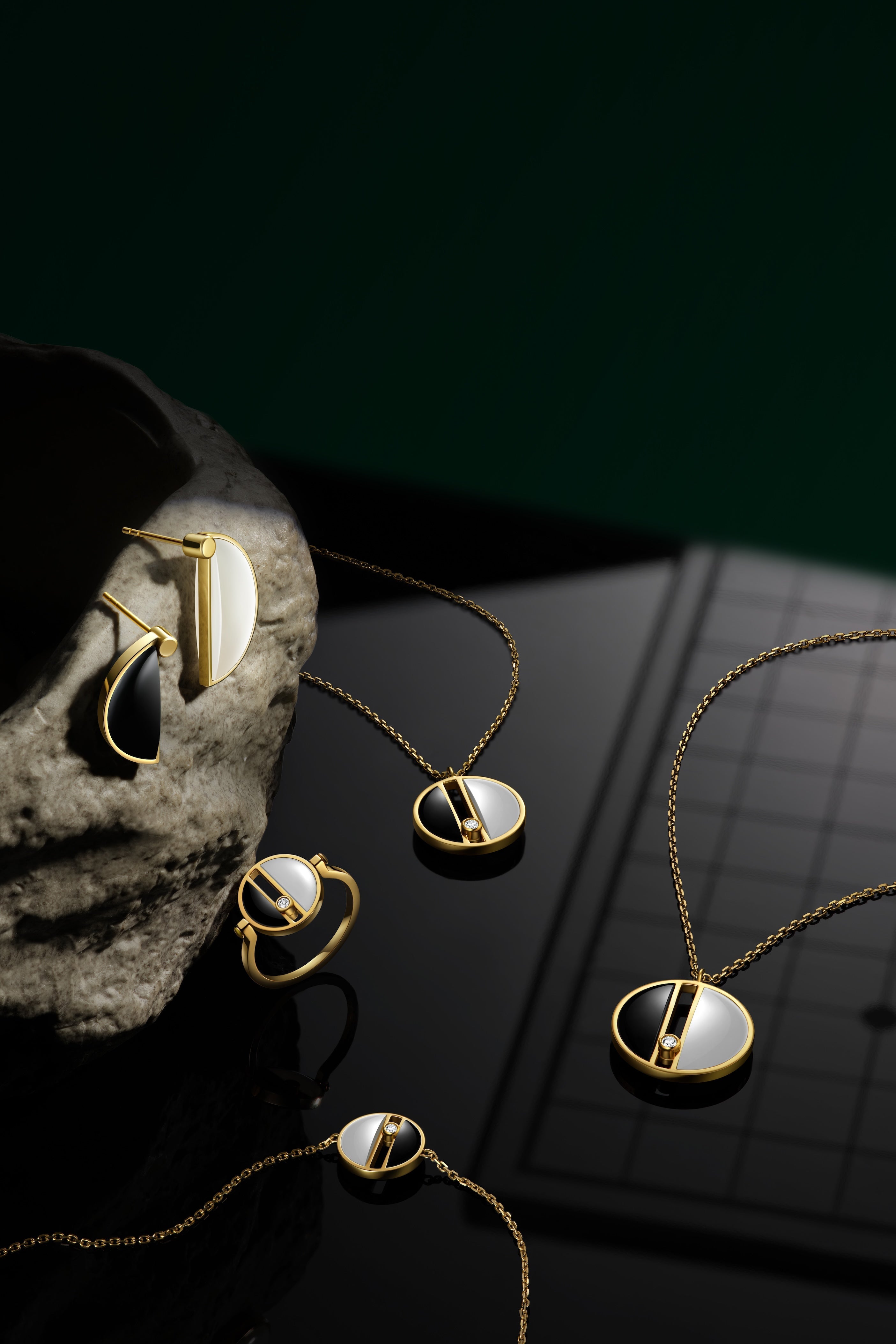 The Game of Weiqi Black & White Jade Necklace - 18K - Solid - Gold - YIN Fine Jewelry - Chinese Modern Gold Jewelry