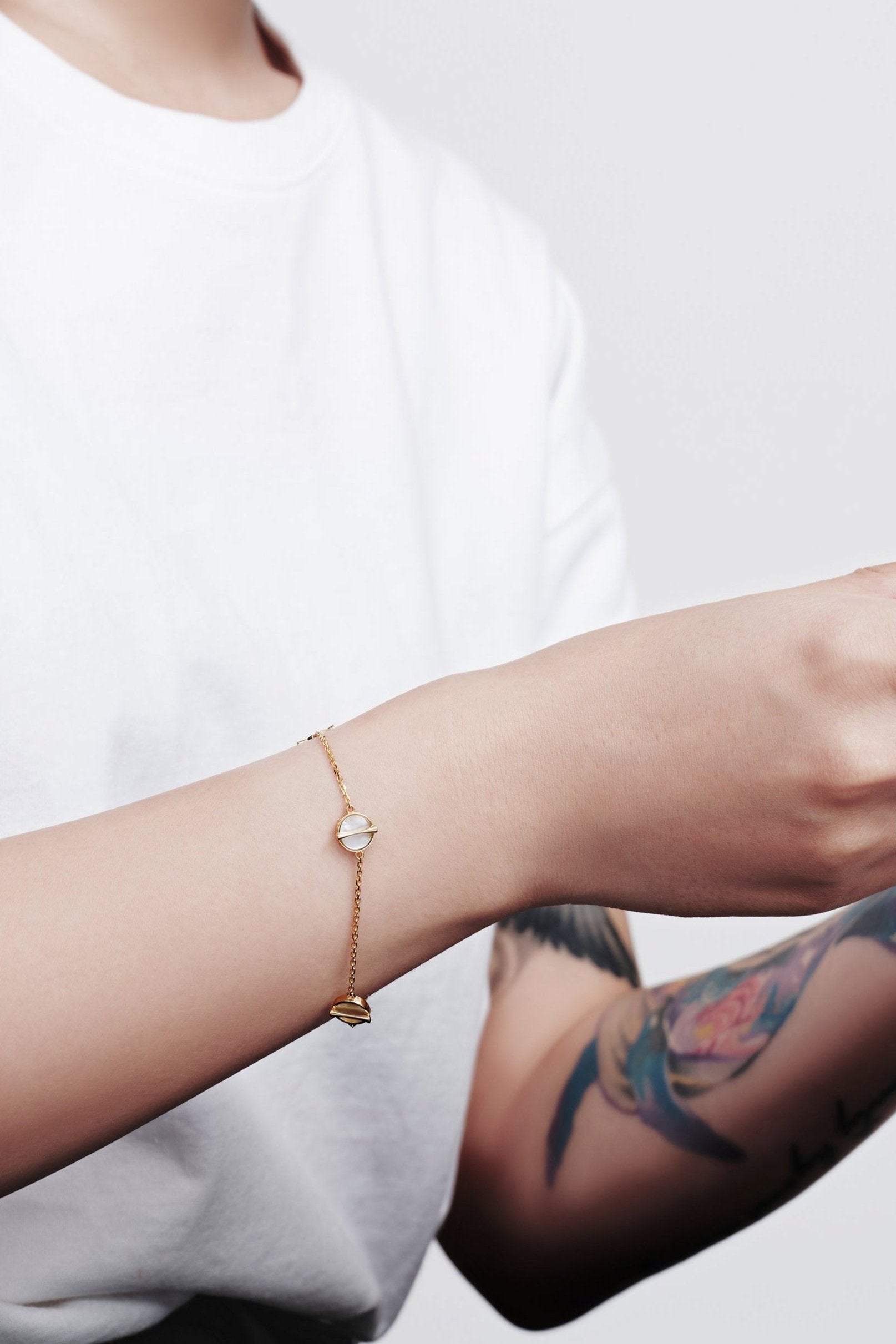 The Golden Ratio 3-motif Bracelet - Mother of Pearl - 18K Solid Gold - YIN Fine Jewelry - Chinese Modern Gold Jewelry