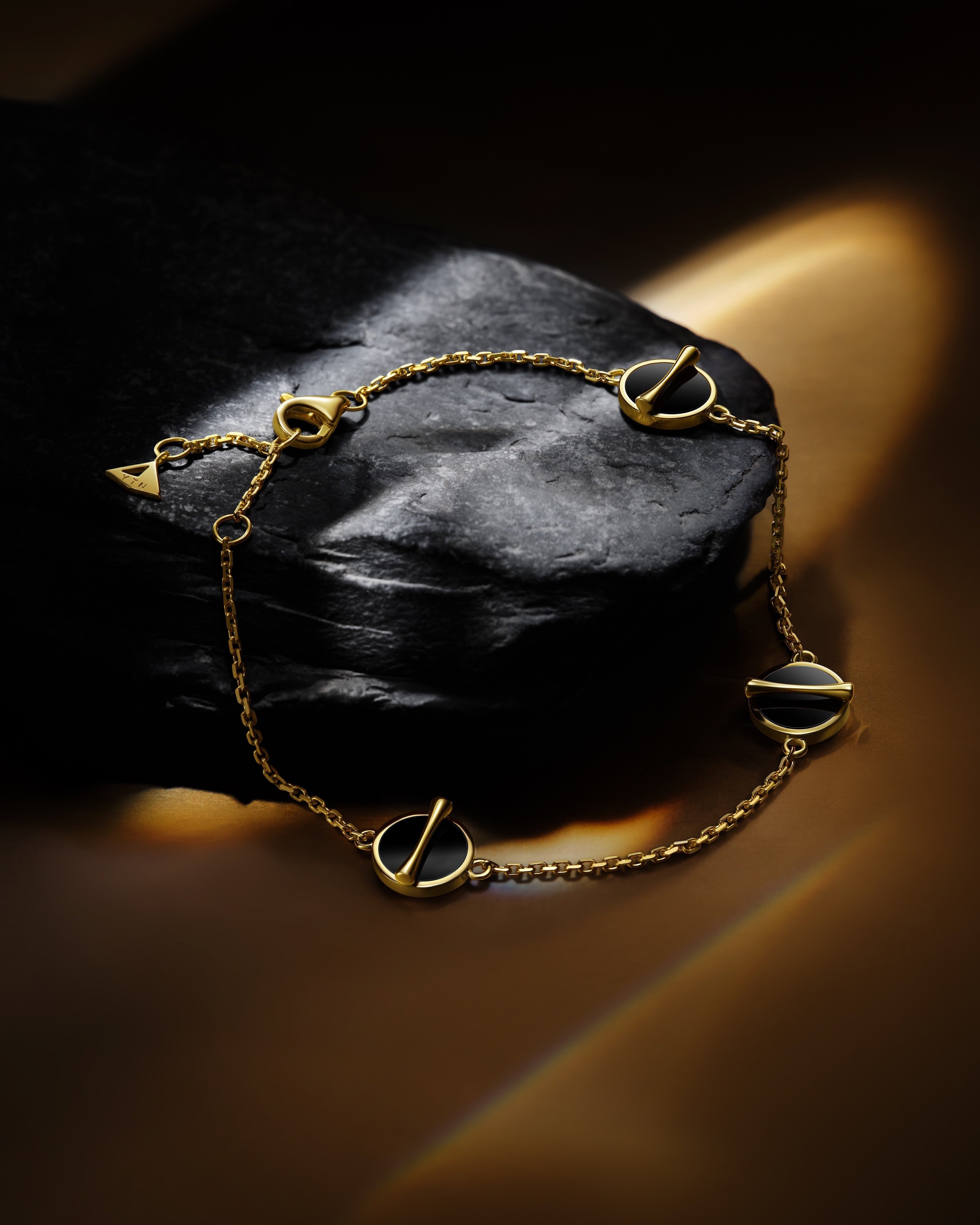 The Golden Ratio 3-motif Bracelet - Onyx - 18K Solid Gold - YIN Fine Jewelry - Chinese Modern Gold Jewelry