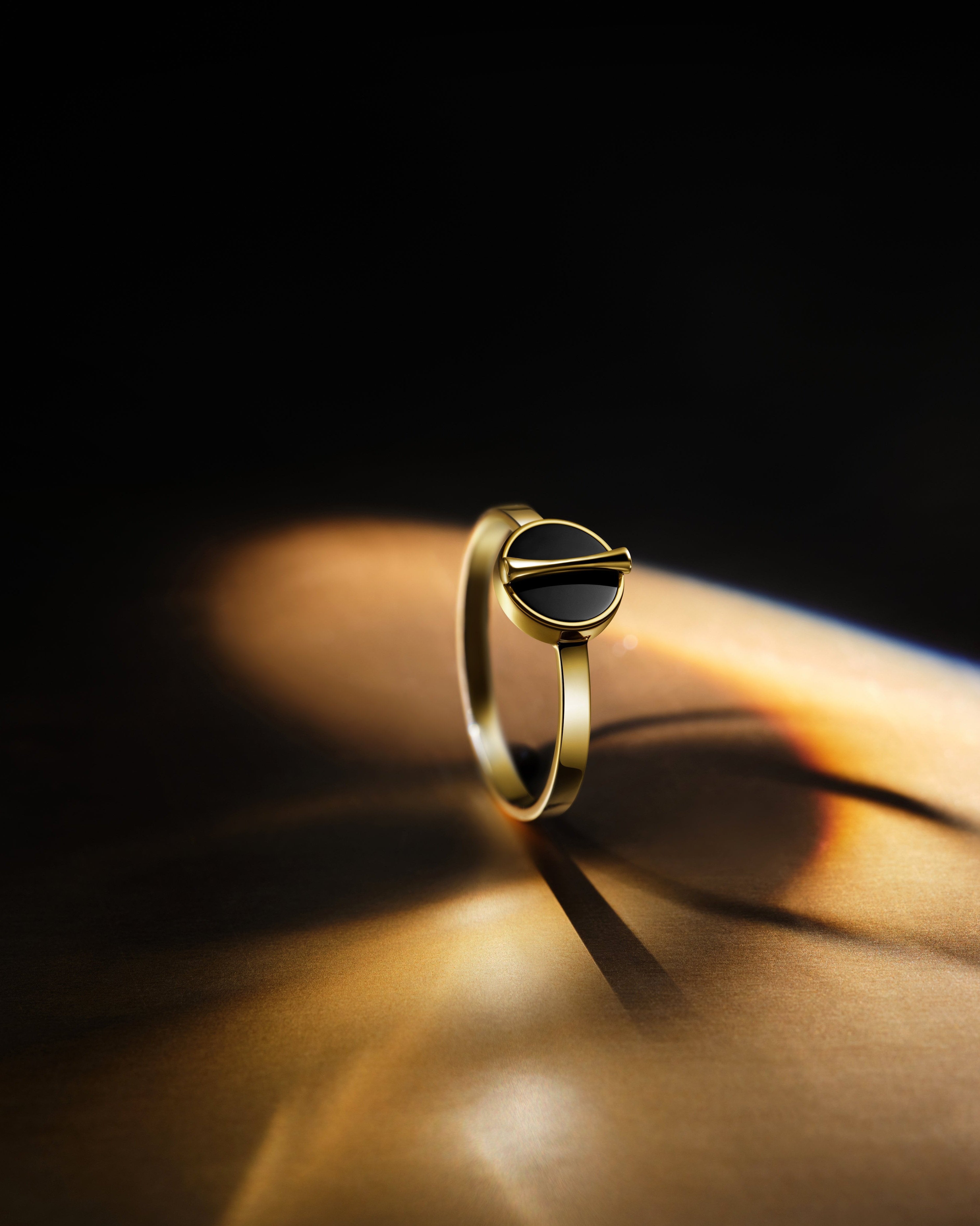 The Golden Ratio Ring - Onyx - 18K Solid Gold - YIN Fine Jewelry - Chinese Modern Gold Jewelry