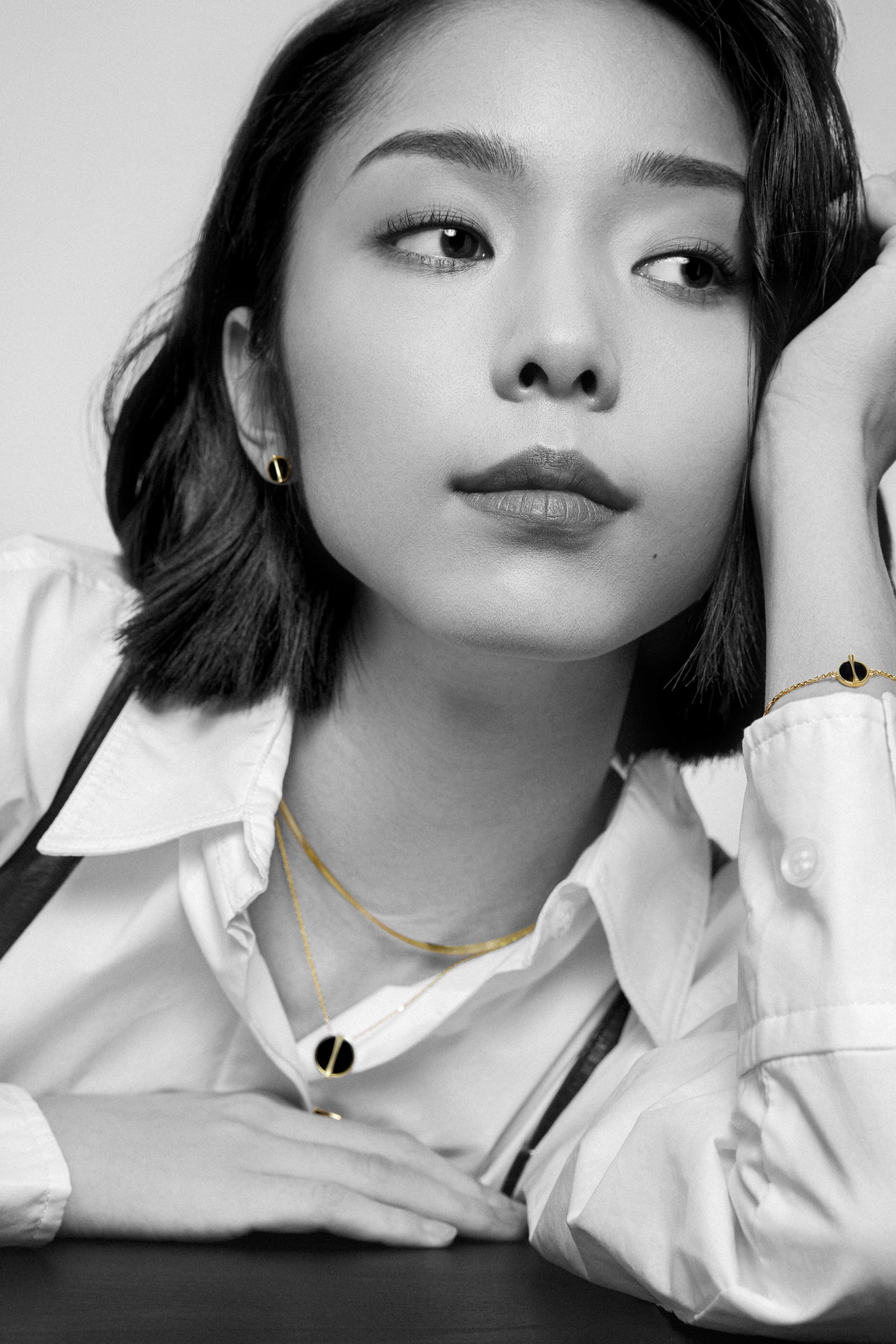 The Golden Ratio Stud Earrings - Onyx - 18K Solid Gold - YIN Fine Jewelry - Chinese Modern Gold Jewelry