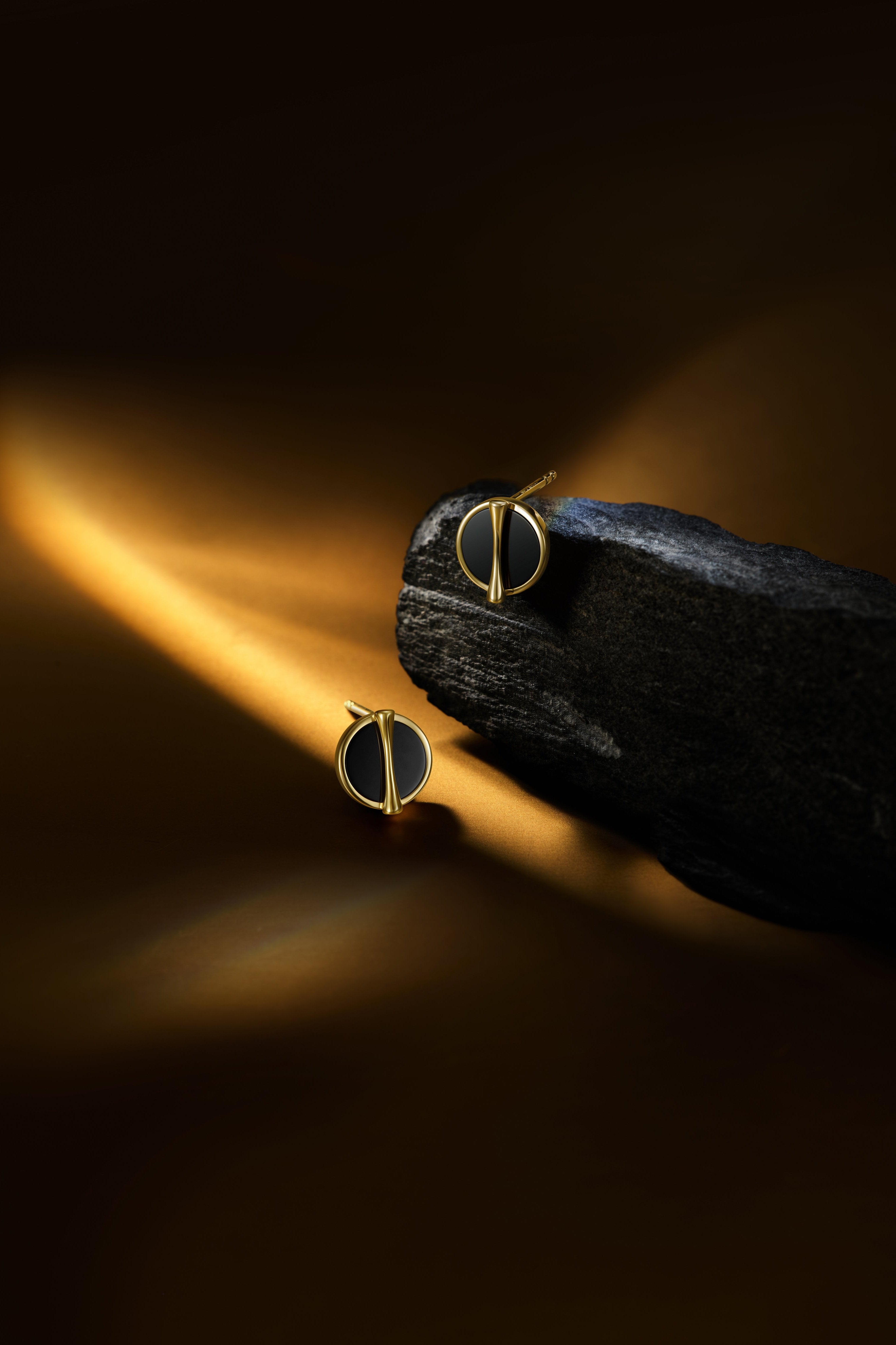The Golden Ratio Stud Earrings - Onyx - 18K Solid Gold - YIN Fine Jewelry - Chinese Modern Gold Jewelry