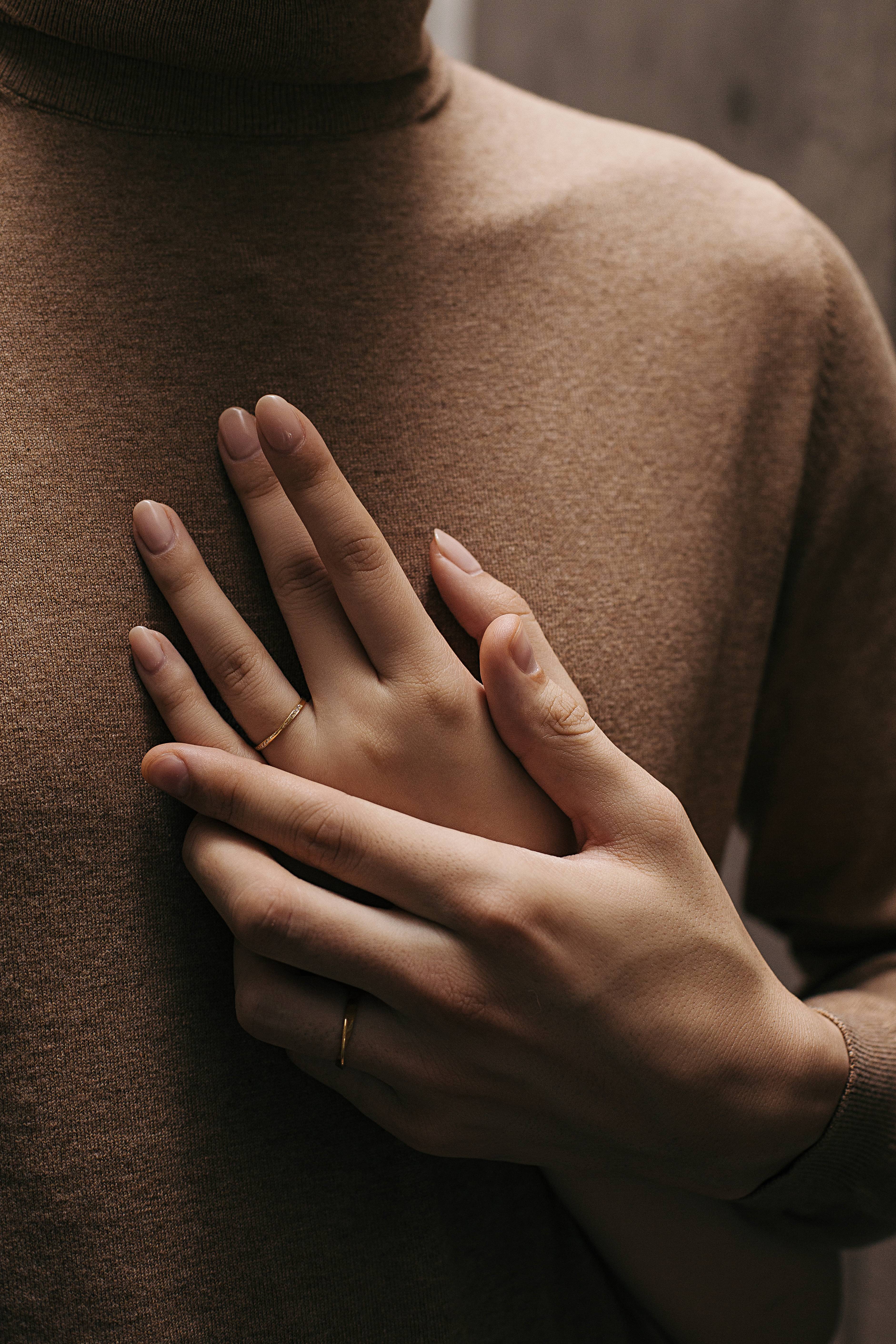 The Möbius Strip Diamond Ring - 18K Solid Gold - YIN Fine Jewelry - Chinese Modern Gold Jewelry