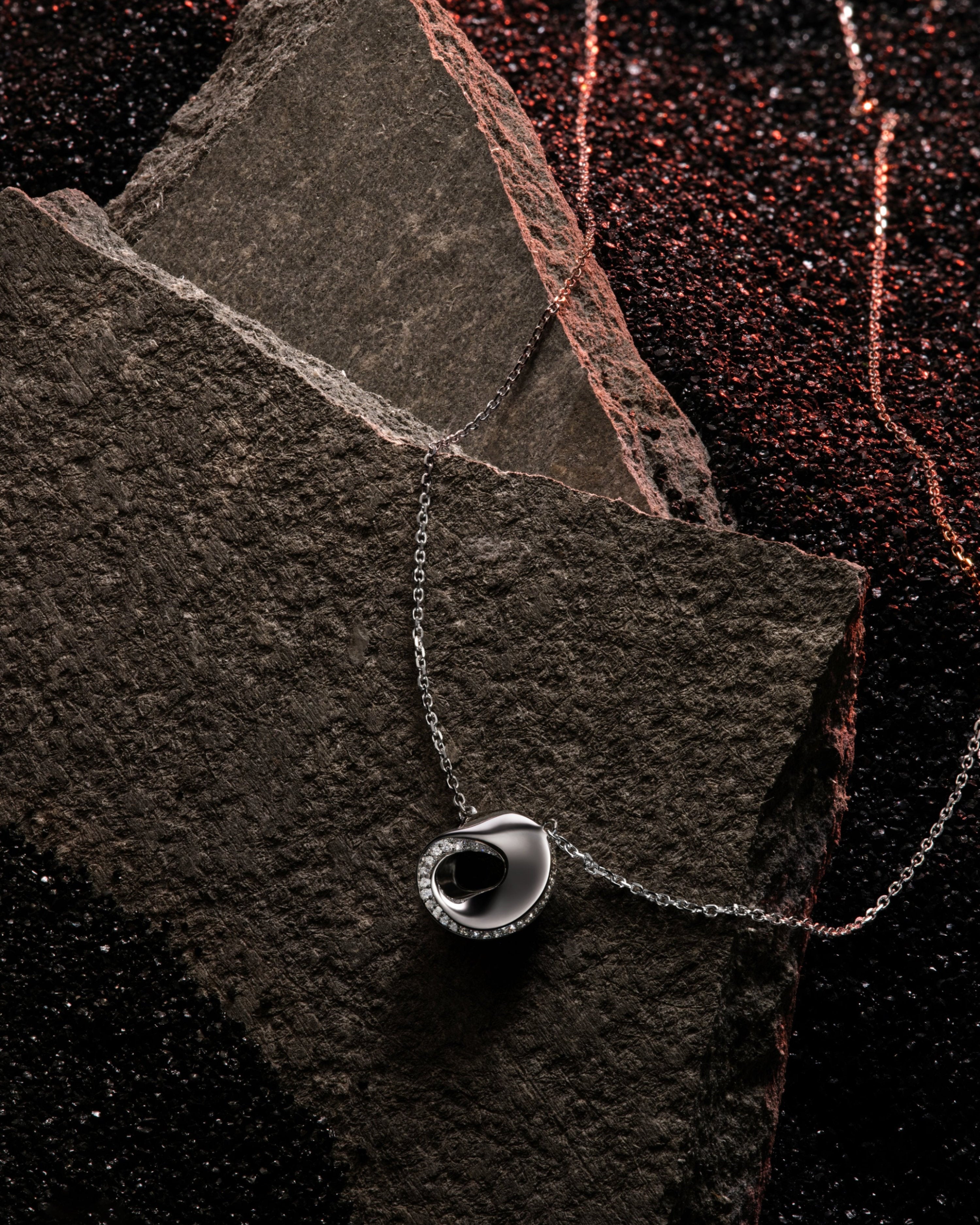 The Möbius Diamond Necklace - 18K Solid Gold - YIN Fine Jewelry - Chinese Modern Gold Jewelry
