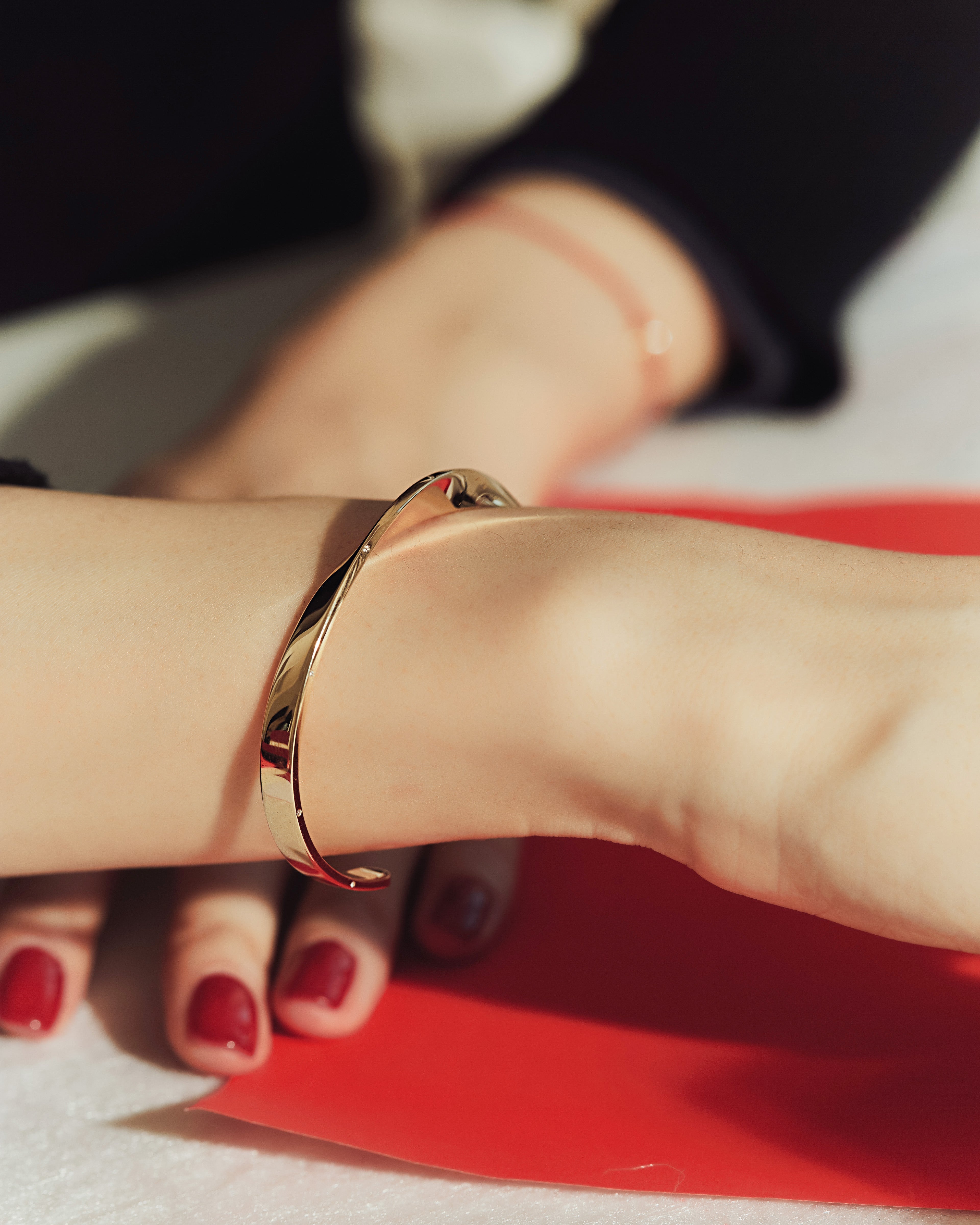 The Möbius Diamond Open Cuff Bangle - 18K Solid Gold - YIN Fine Jewelry - Chinese Modern Gold Jewelry