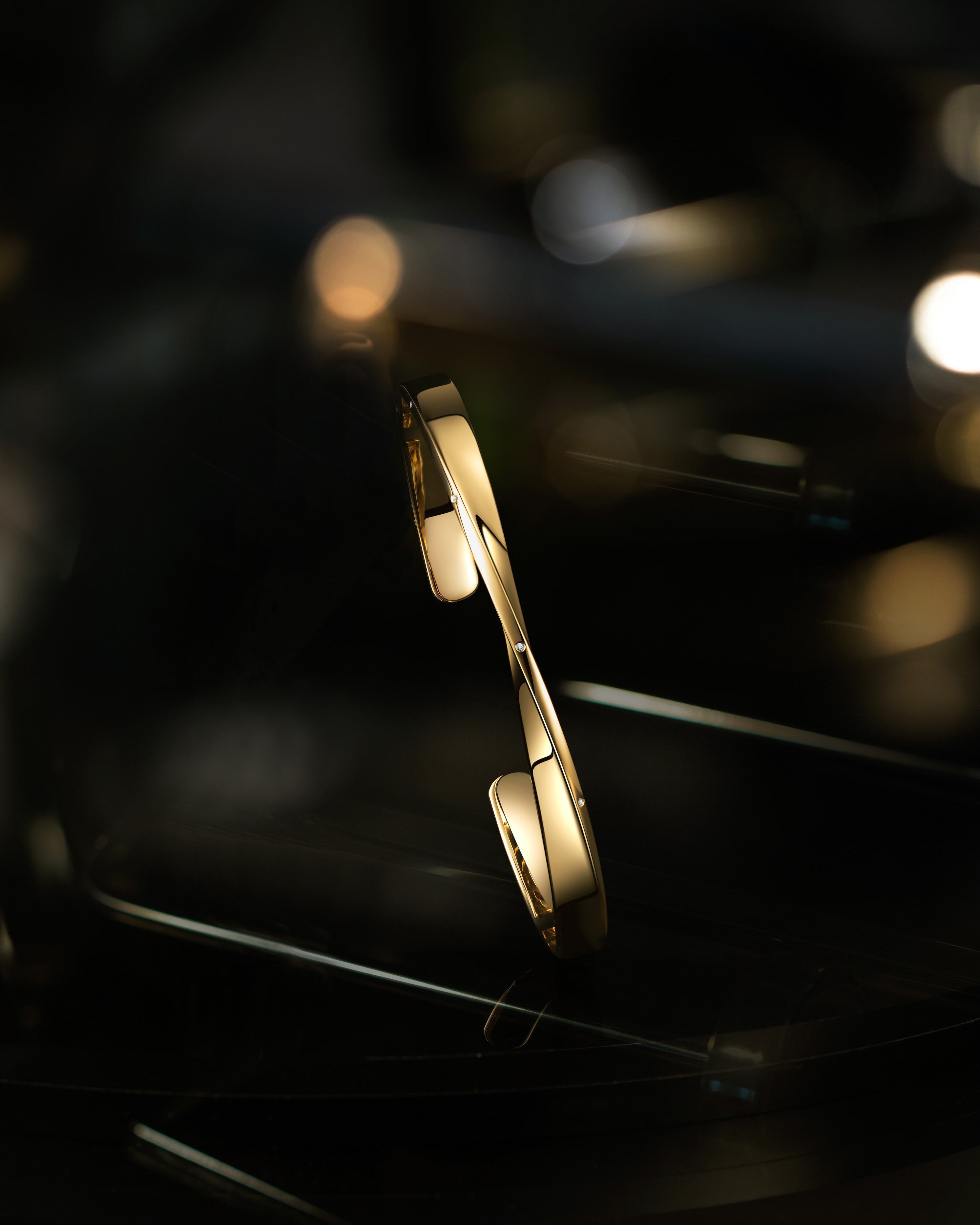 The Möbius Diamond Open Cuff Bangle - 18K Solid Gold - YIN Fine Jewelry - Chinese Modern Gold Jewelry