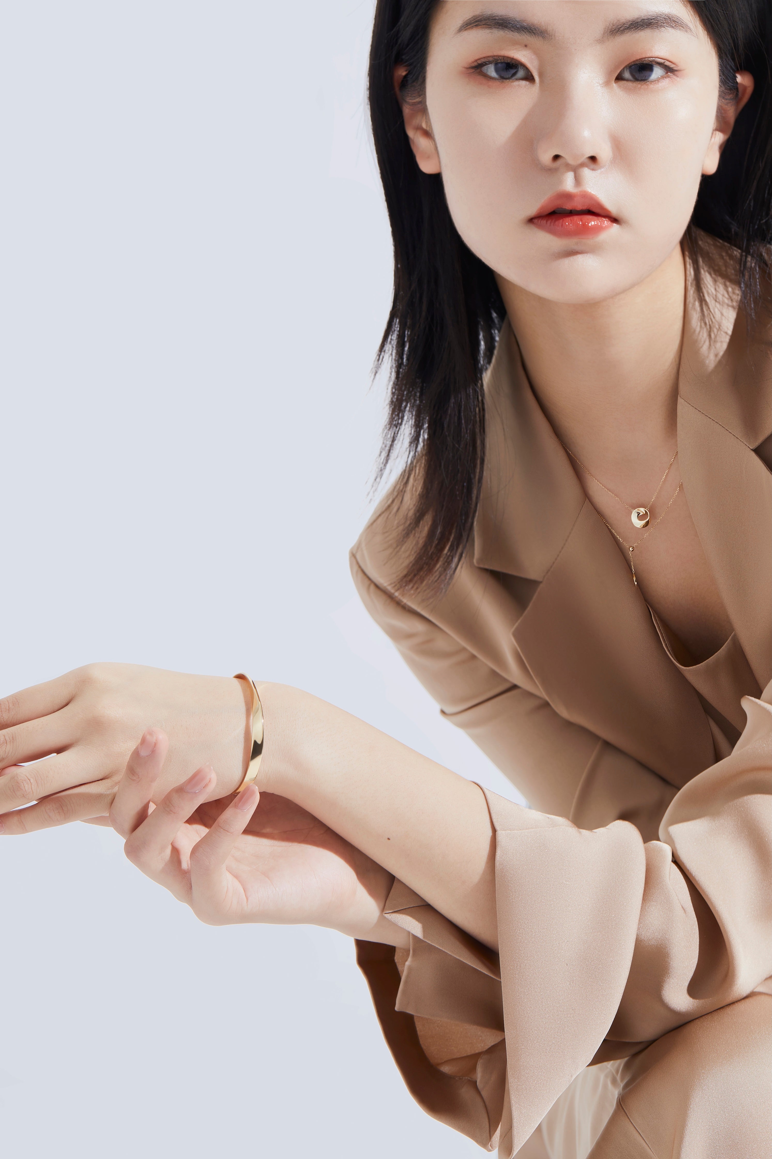 The Möbius Hinged Bangle - 18K Solid Gold - YIN Fine Jewelry - Chinese Modern Gold Jewelry