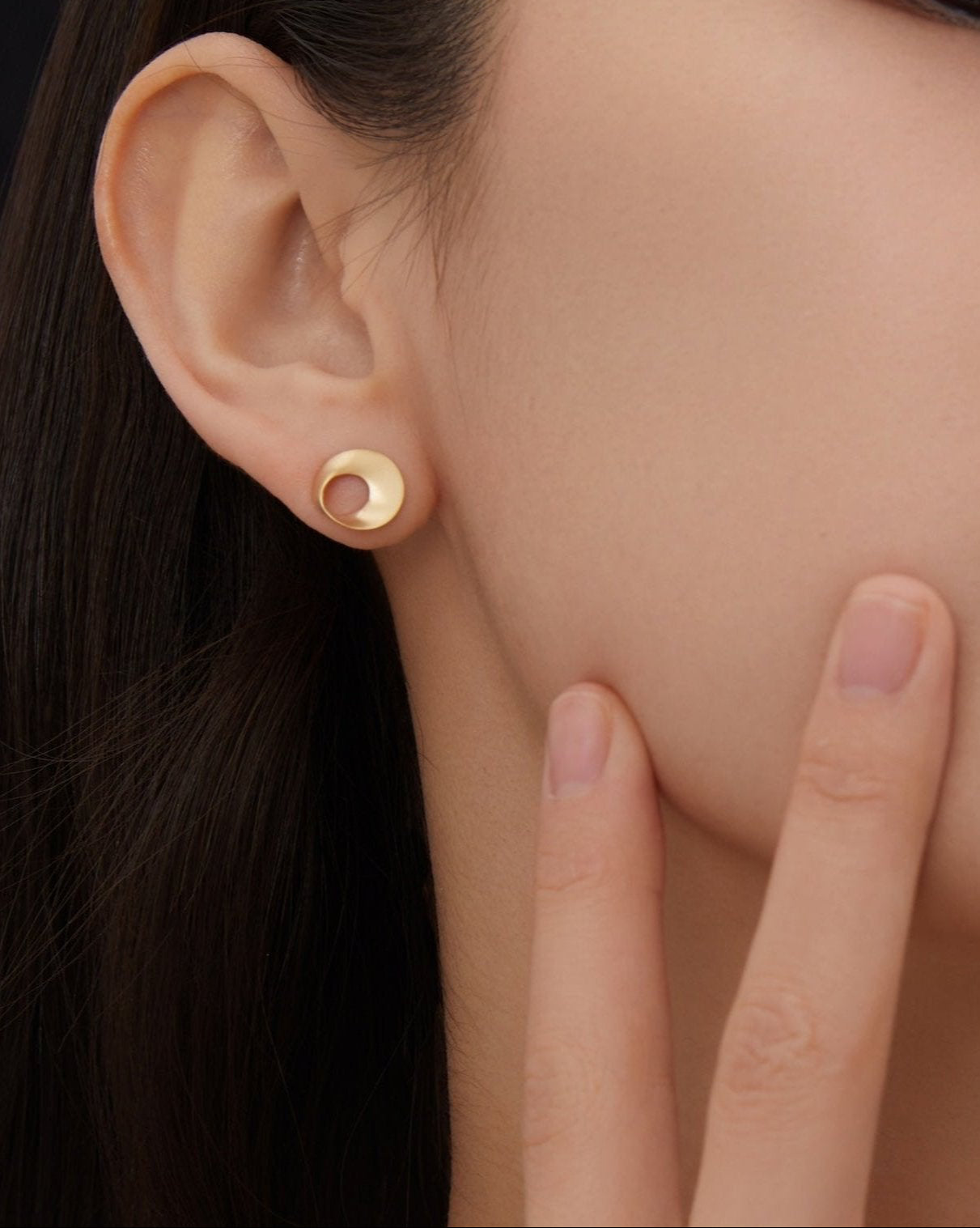 The Möbius Medium Earrings - Glossy/Matte - 18K Solid Gold - YIN Fine Jewelry - Chinese Modern Gold Jewelry