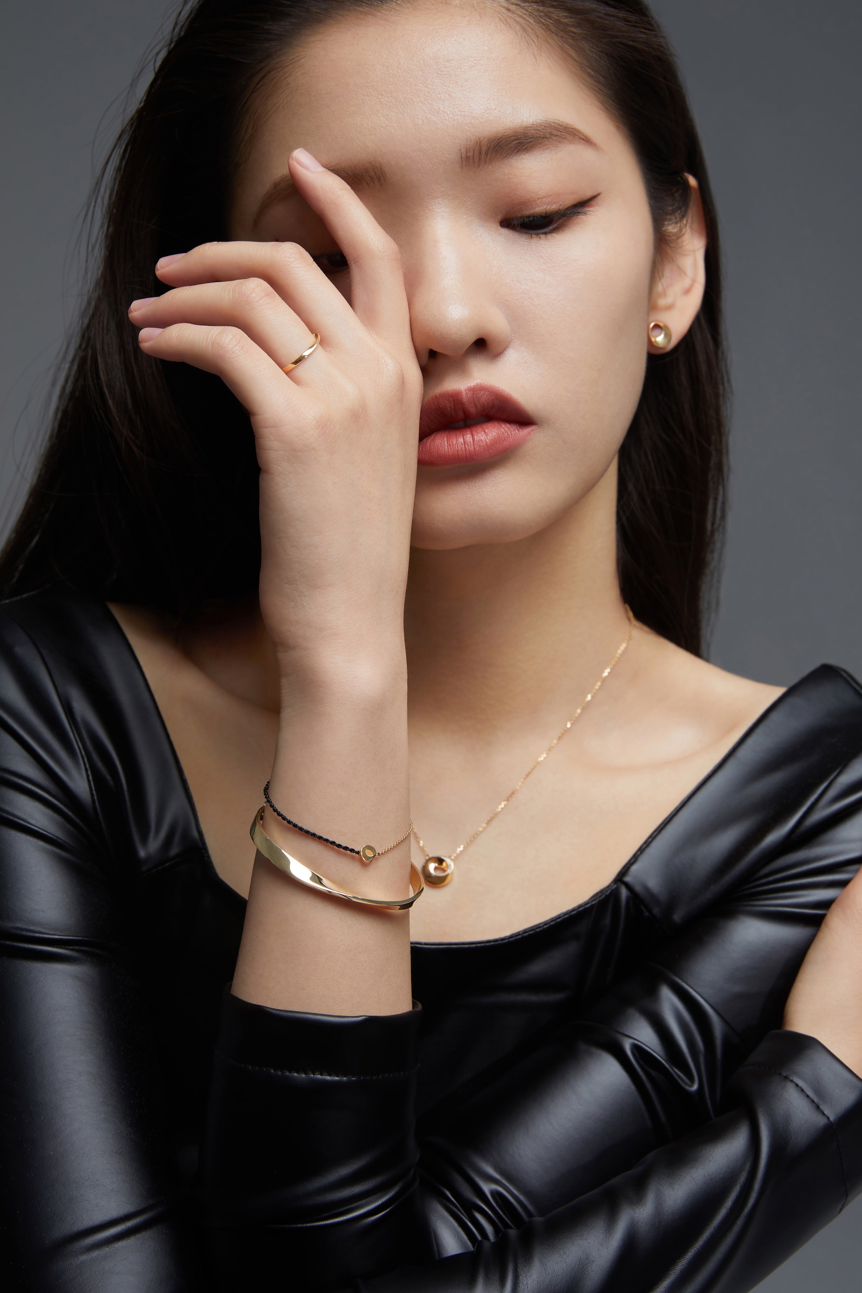 The Möbius Medium Earrings - Glossy/Matte - 18K Solid Gold - YIN Fine Jewelry - Chinese Modern Gold Jewelry