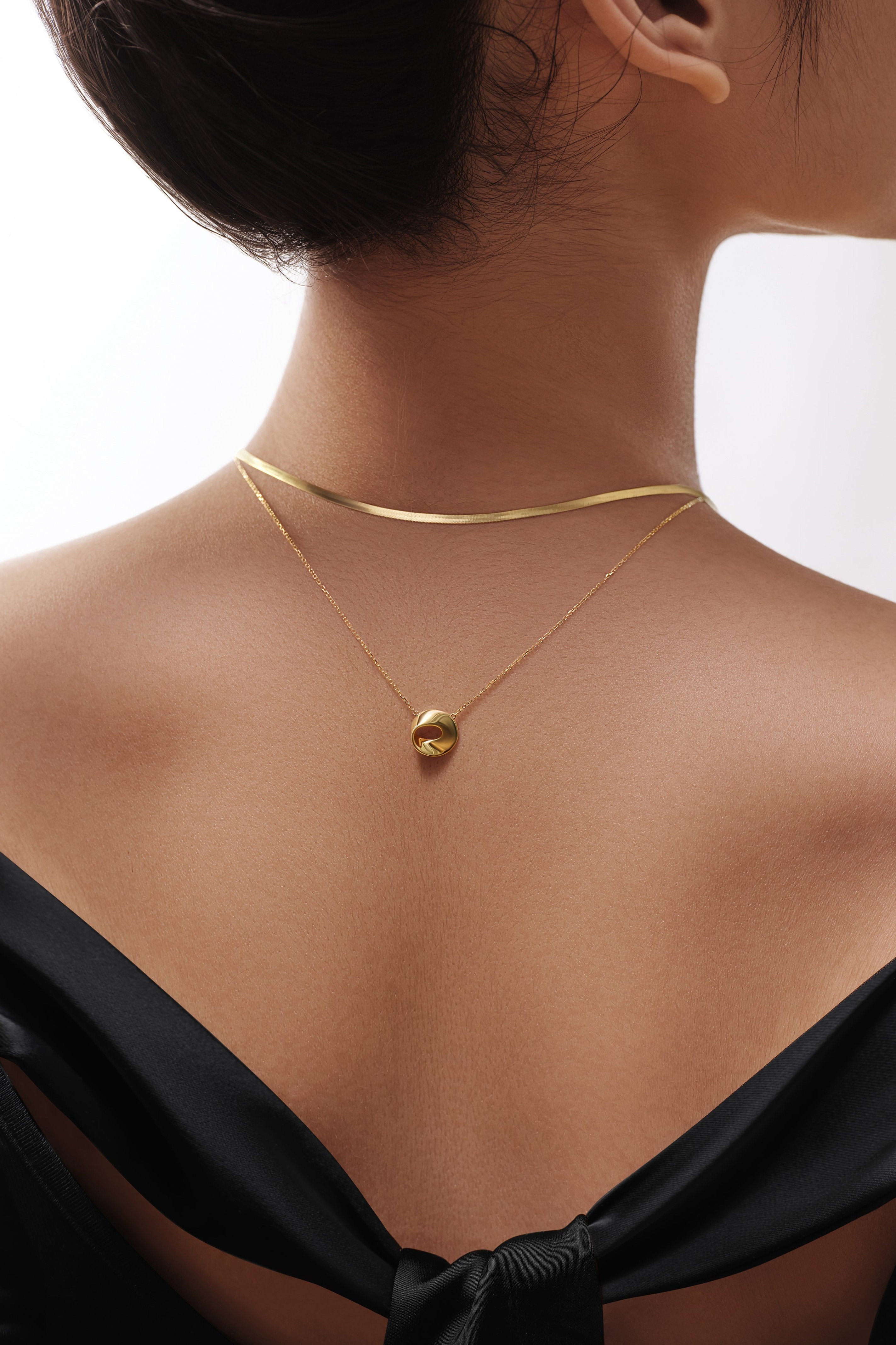 The Mobius Necklace - 18k solid gold-Inspired by the mobius strip-YIN Fine Jewelry-Chinese Modern Gold Jewelry