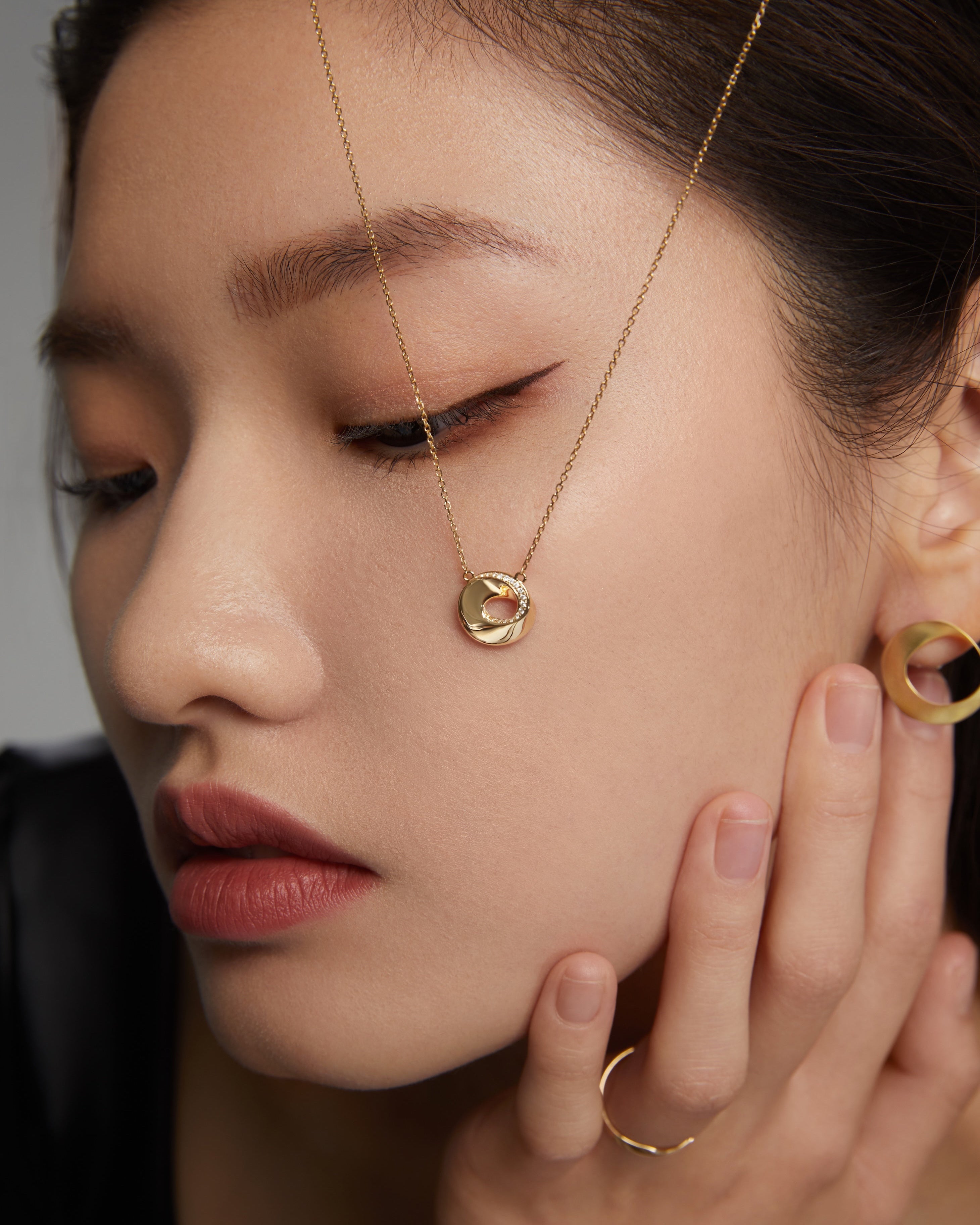 The Mobius Necklace - 18k solid gold-Inspired by the mobius strip-YIN Fine Jewelry-Chinese Modern Gold Jewelry