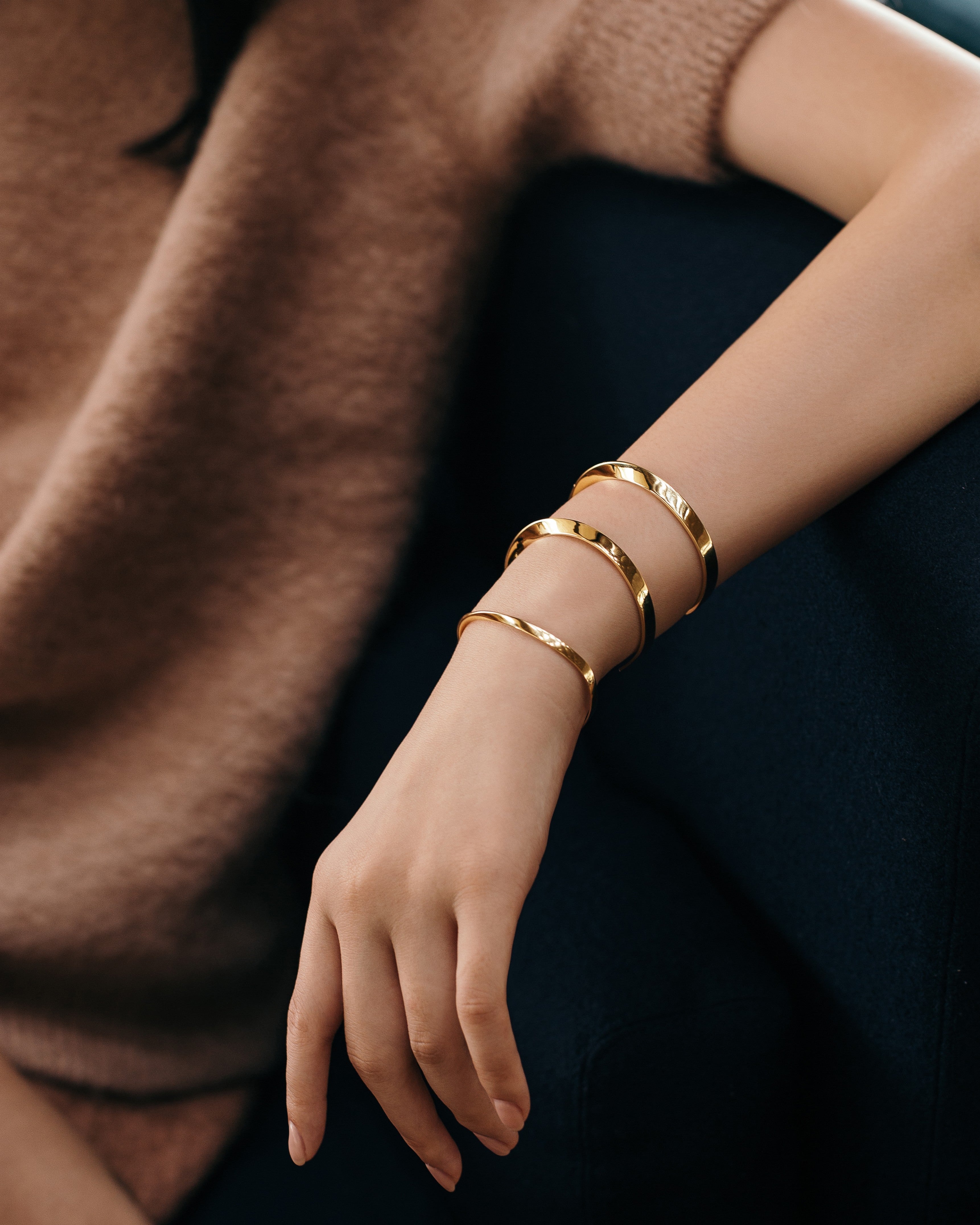 The Möbius Open Cuff Bangle - 18K Solid Gold - YIN Fine Jewelry - Chinese Modern Gold Jewelry
