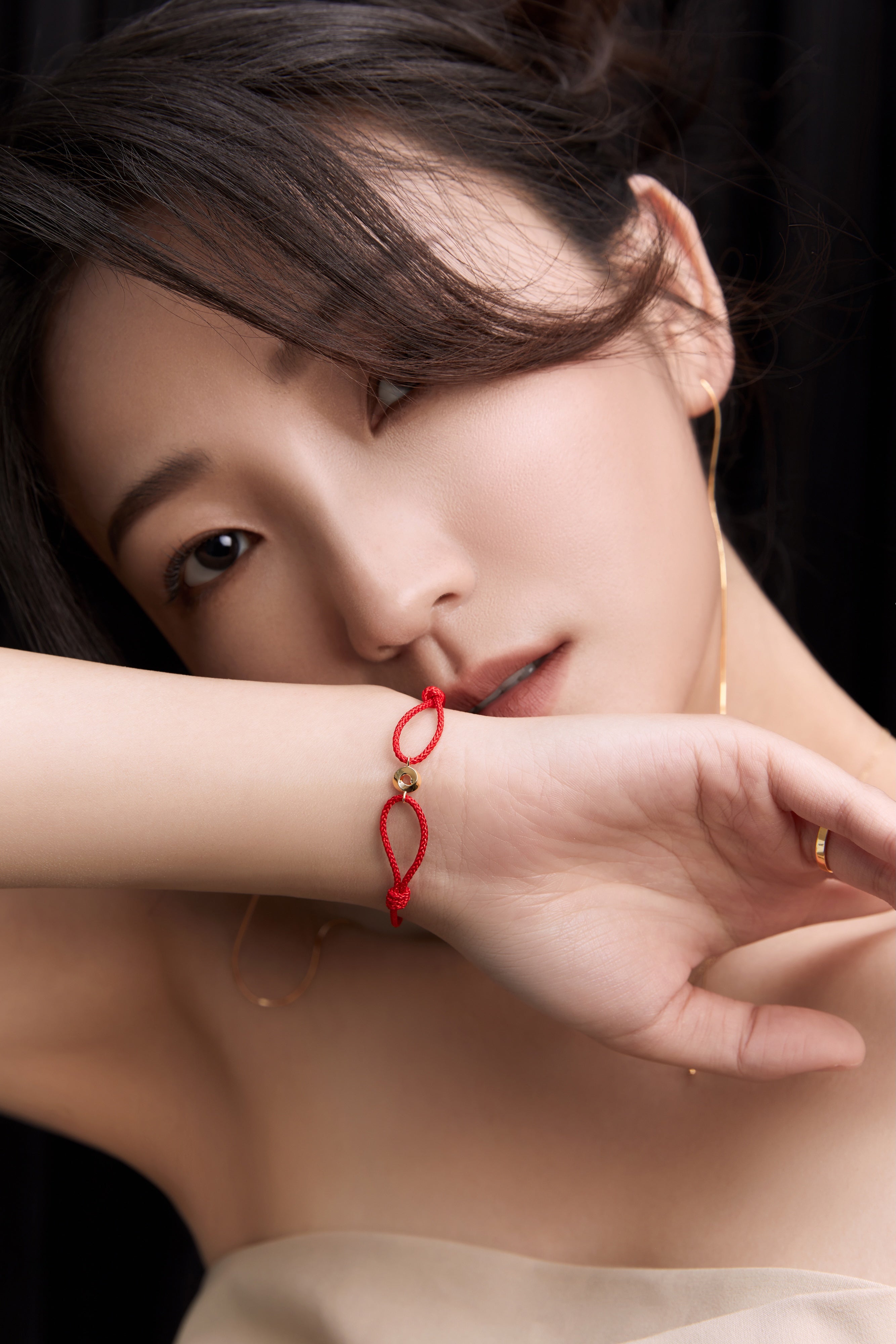 The Möbius Red Cord Bracelet - 18K Solid Gold - YIN Fine Jewelry - Chinese Modern Gold Jewelry