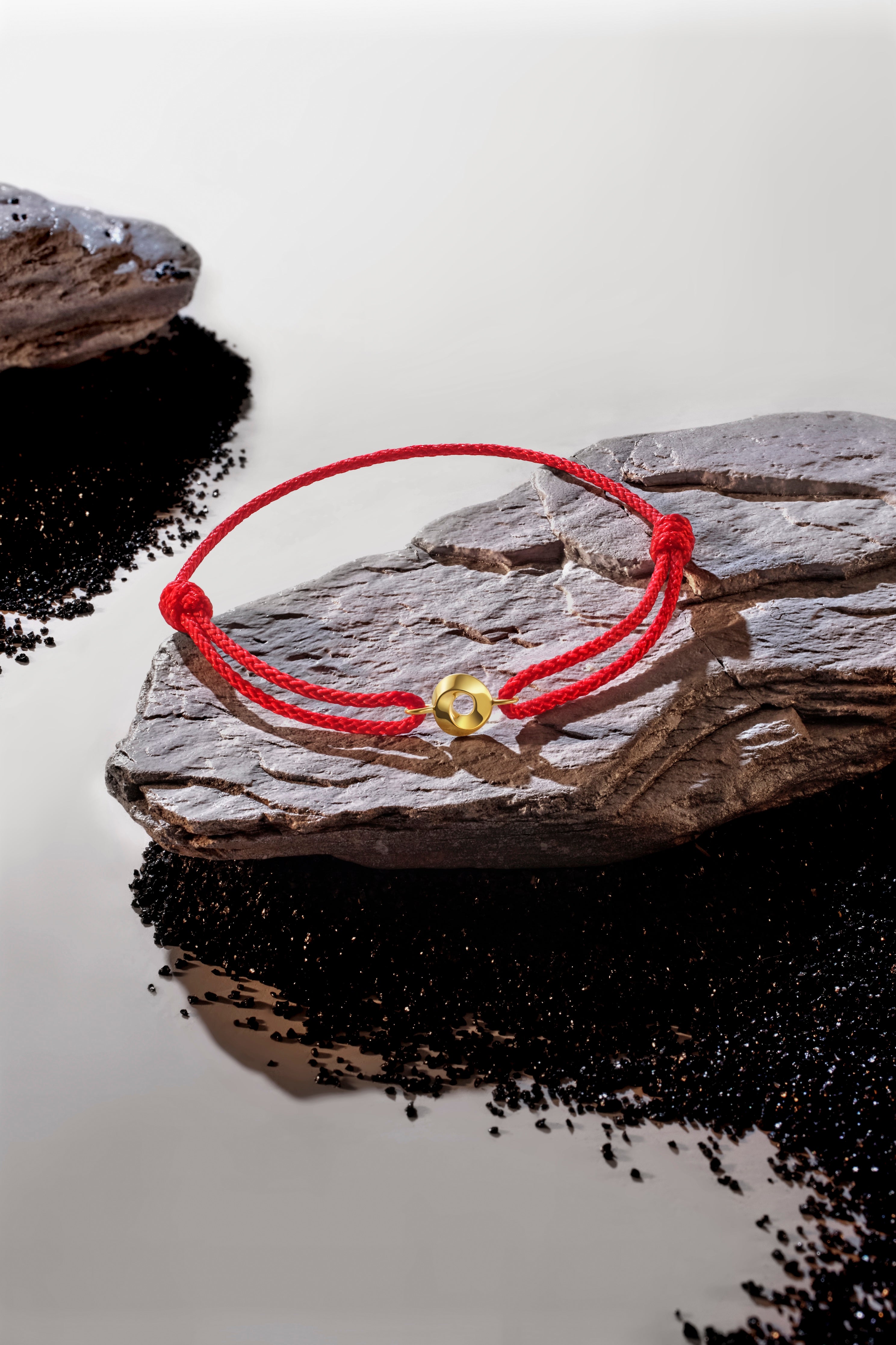 The Möbius Red Cord Bracelet - 18K Solid Gold - YIN Fine Jewelry - Chinese Modern Gold Jewelry