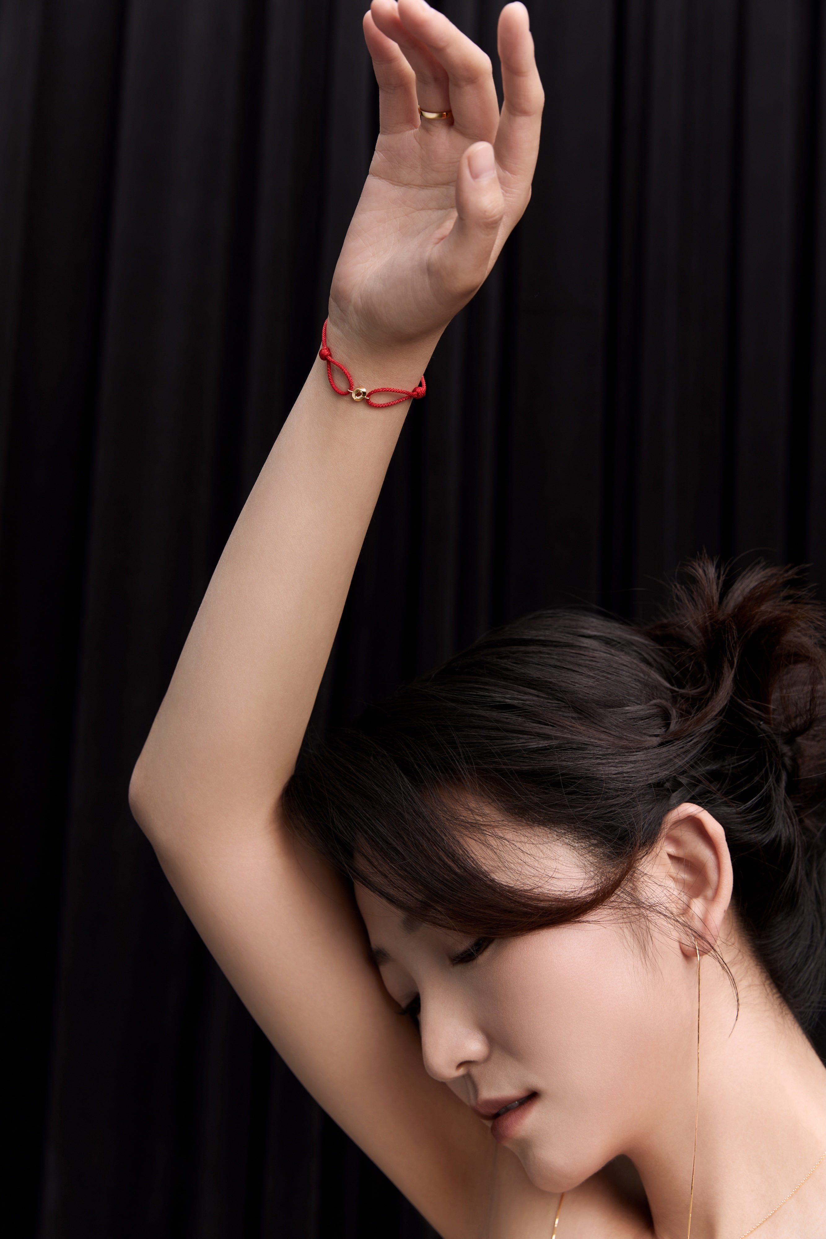 The Möbius Red Cord Bracelet - 18K Solid Gold - YIN Fine Jewelry - Chinese Modern Gold Jewelry