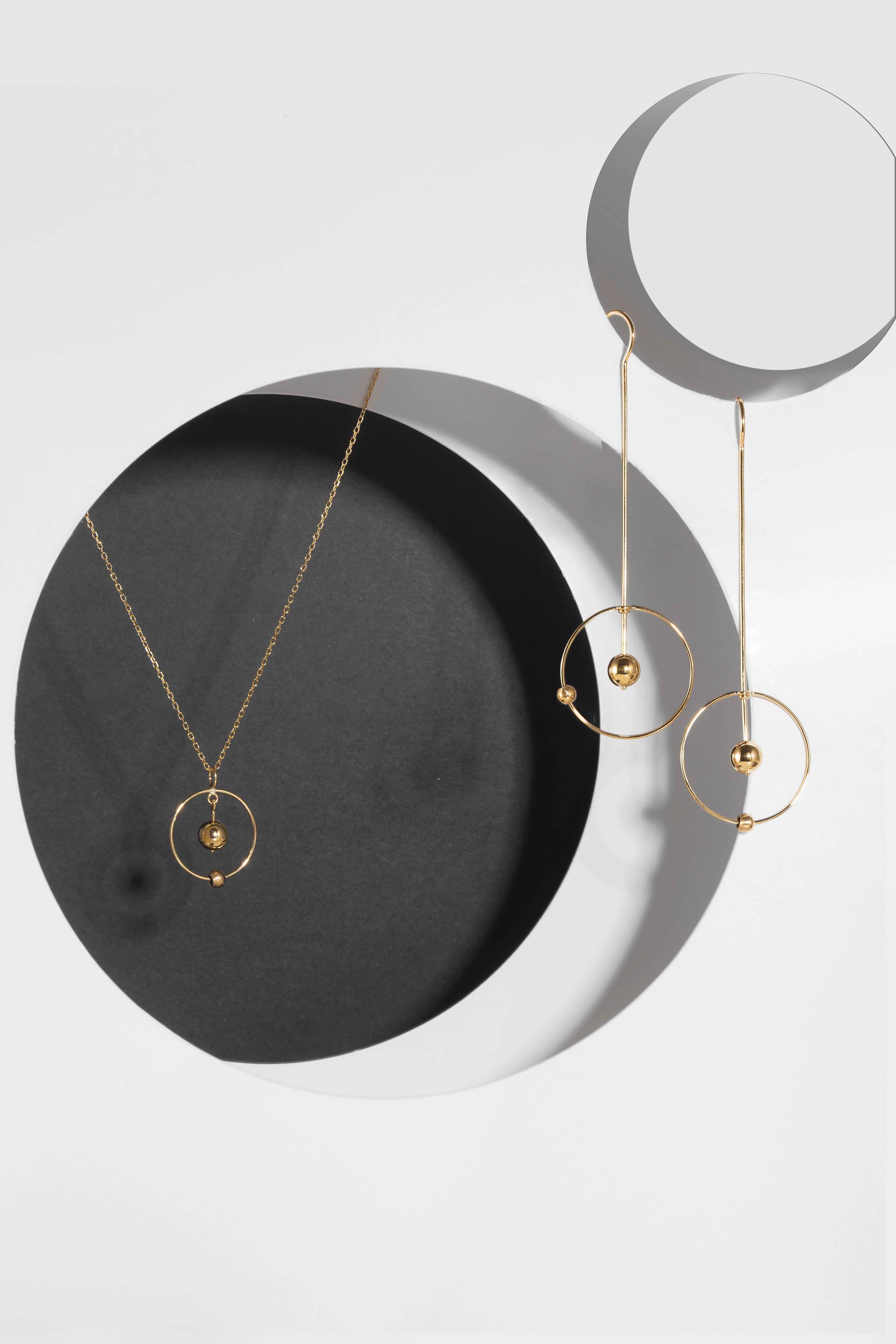 The Moon Drop Earrings - 18K Solid Gold - YIN Fine Jewelry - Chinese Modern Gold Jewelry