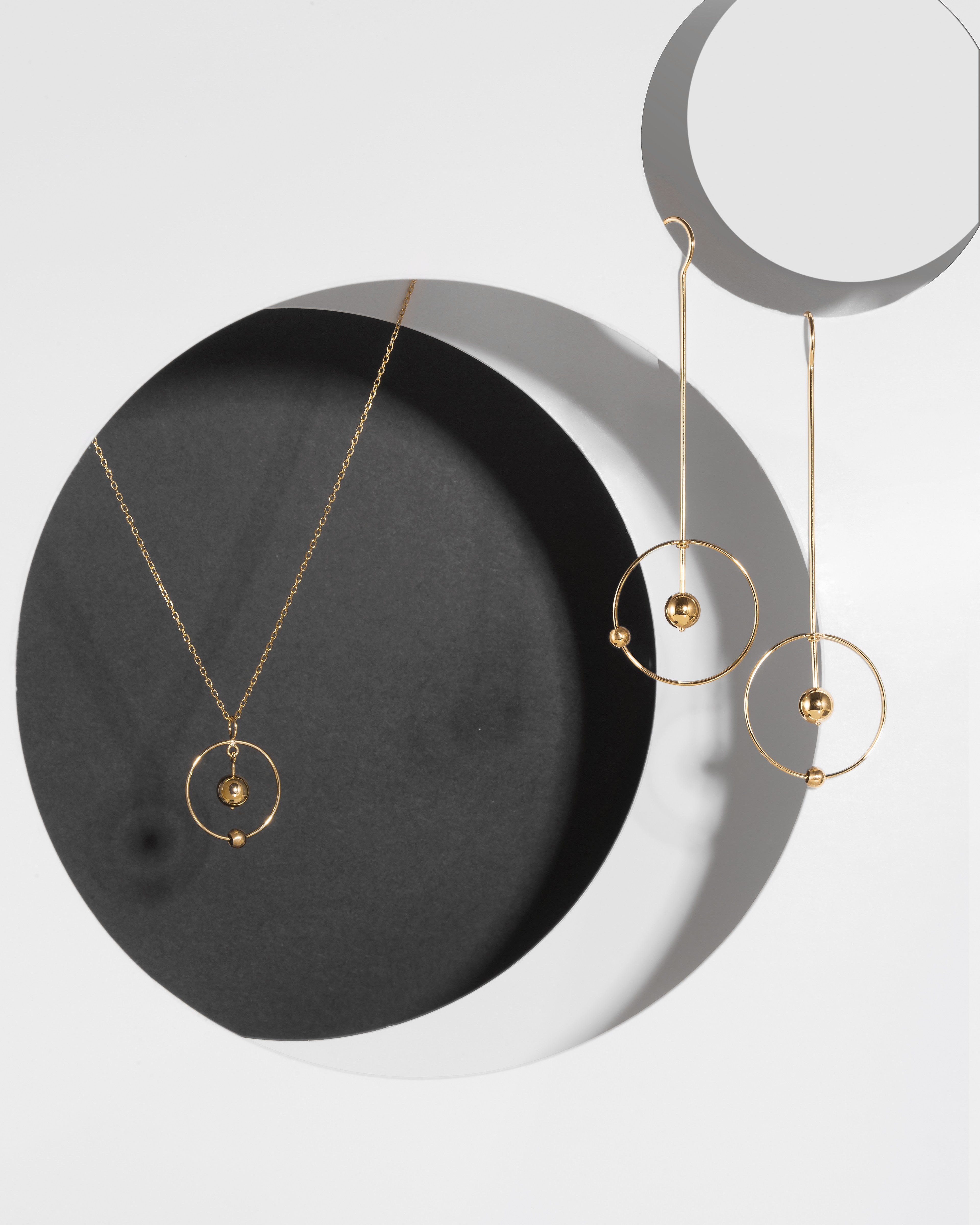 The Moon Drop Earrings - 18K Solid Gold - YIN Fine Jewelry - Chinese Modern Gold Jewelry
