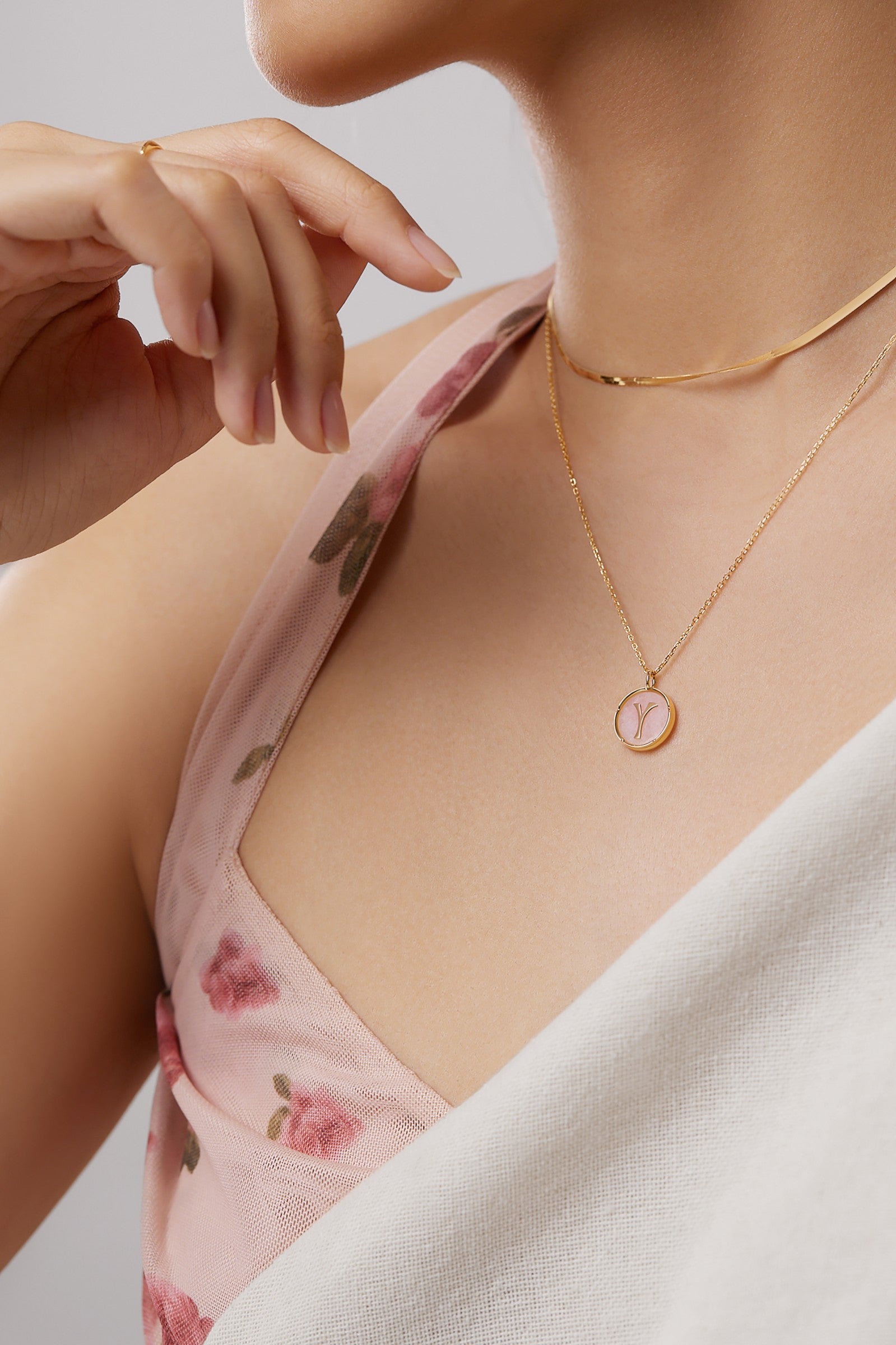 The Neo-Signet Calligraphy Letter Pendant - 18K Solid Gold - YIN Fine Jewelry - Chinese Modern Gold Jewelry