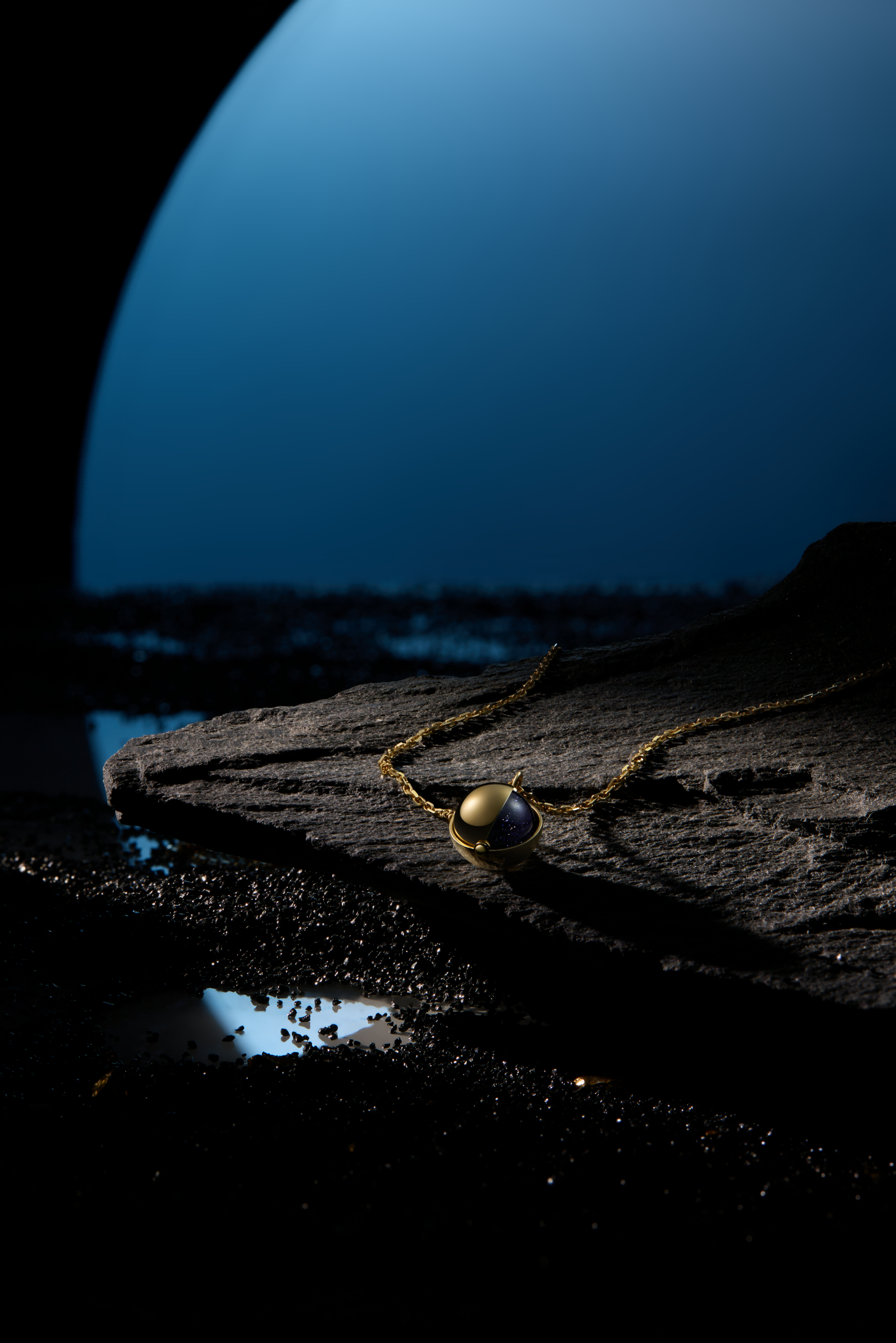 The Revolving Moon Necklace - 18K Solid Gold - YIN Fine Jewelry - Chinese Modern Gold Jewelry