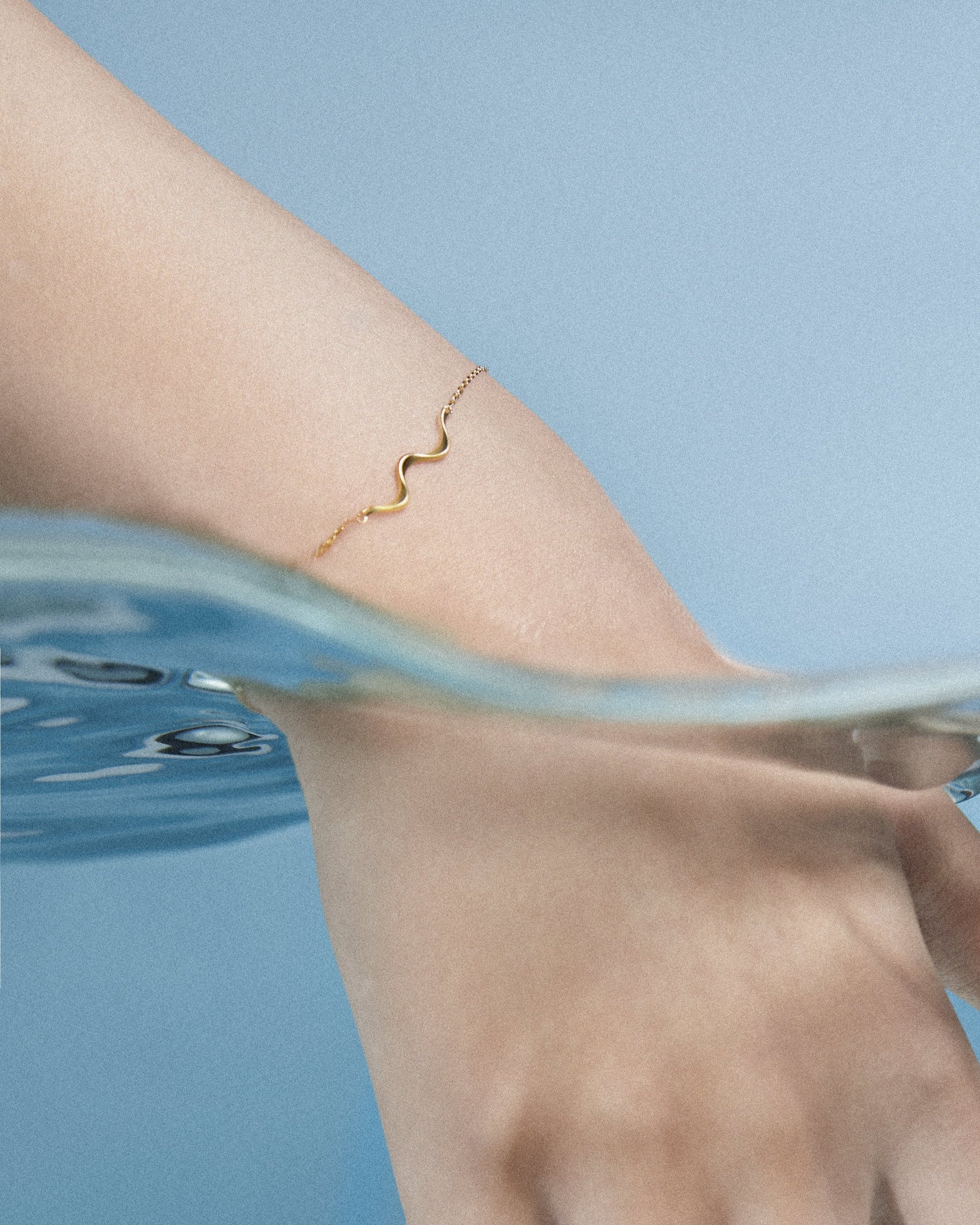 The Ripples Bracelet - 18K Solid Gold - YIN Fine Jewelry - Chinese Modern Gold Jewelry