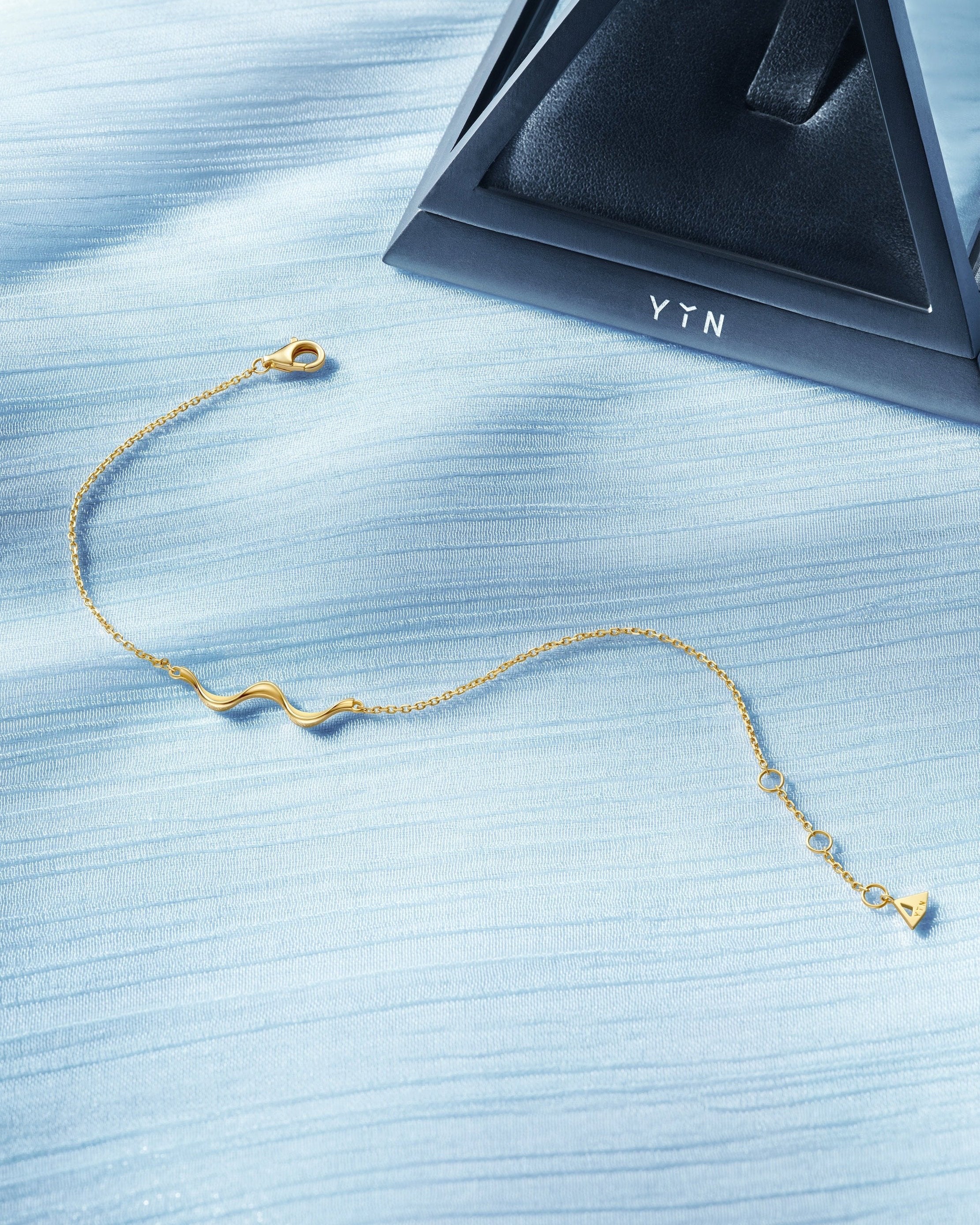 The Ripples Bracelet - 18K Solid Gold - YIN Fine Jewelry - Chinese Modern Gold Jewelry