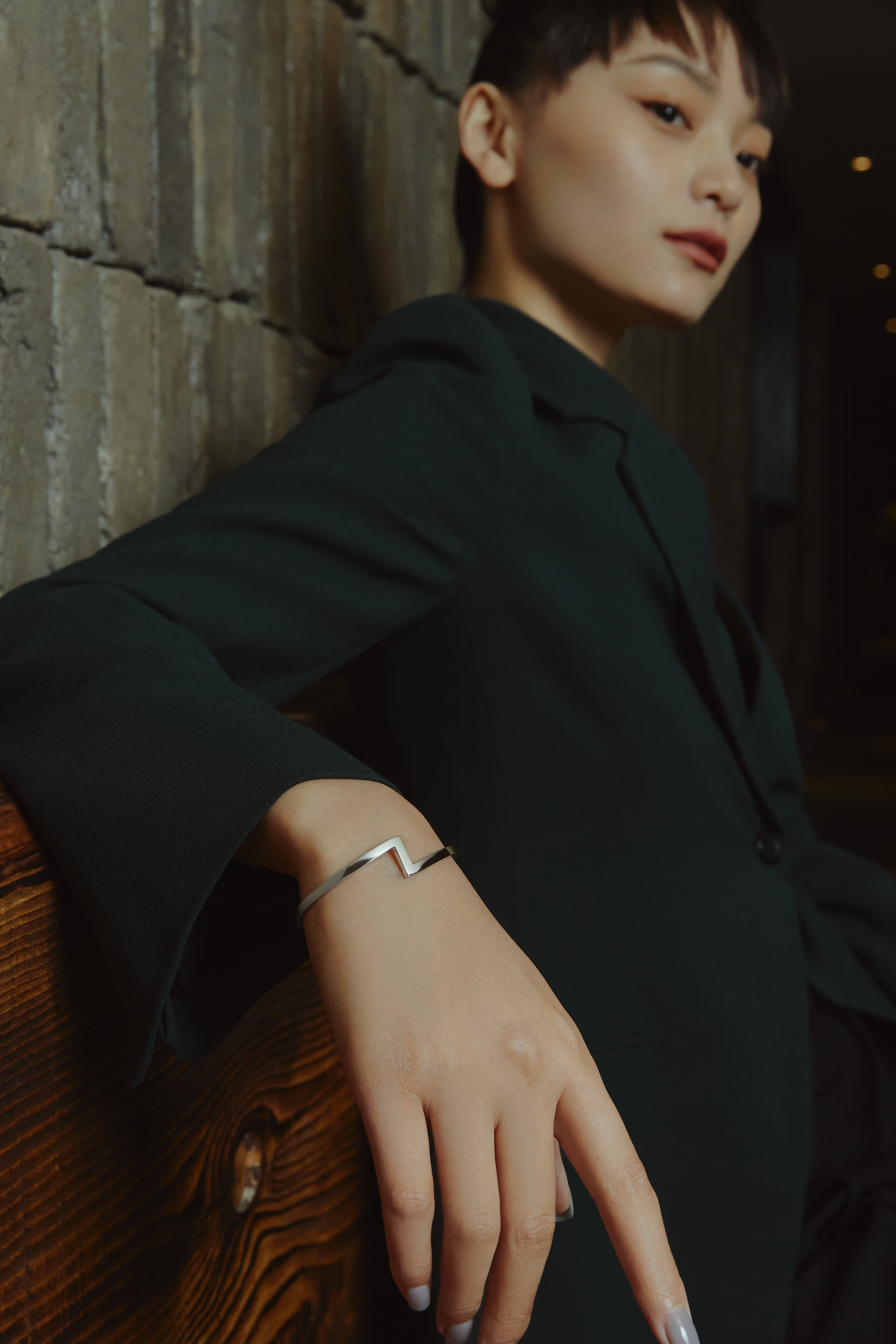 The Taiji Hinged Bangle - yinyang - 18K Solid Gold - YIN Fine Jewelry - Chinese Modern Gold Jewelry