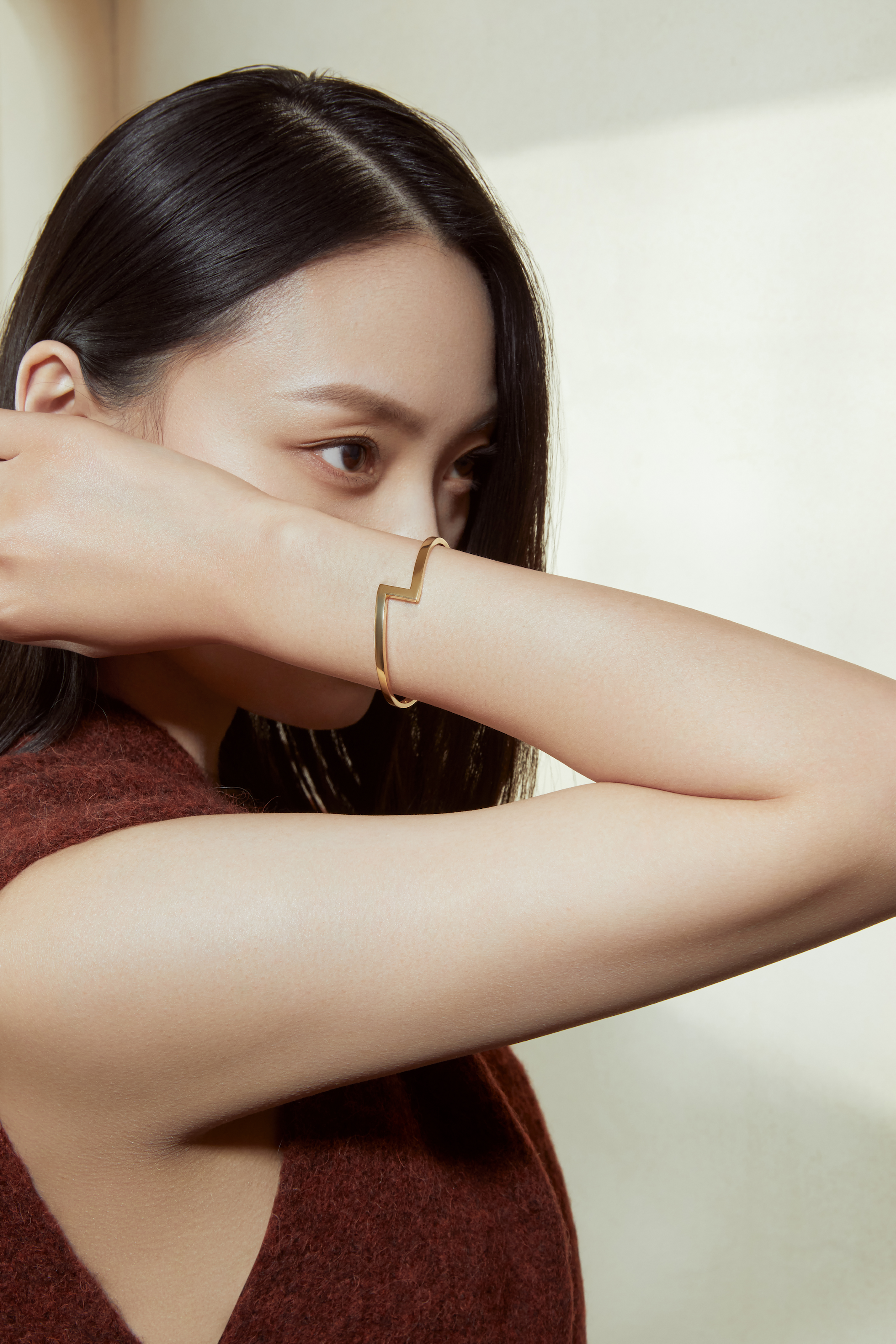 The Taiji Hinged Bangle - yinyang - 18K Solid Gold - YIN Fine Jewelry - Chinese Modern Gold Jewelry