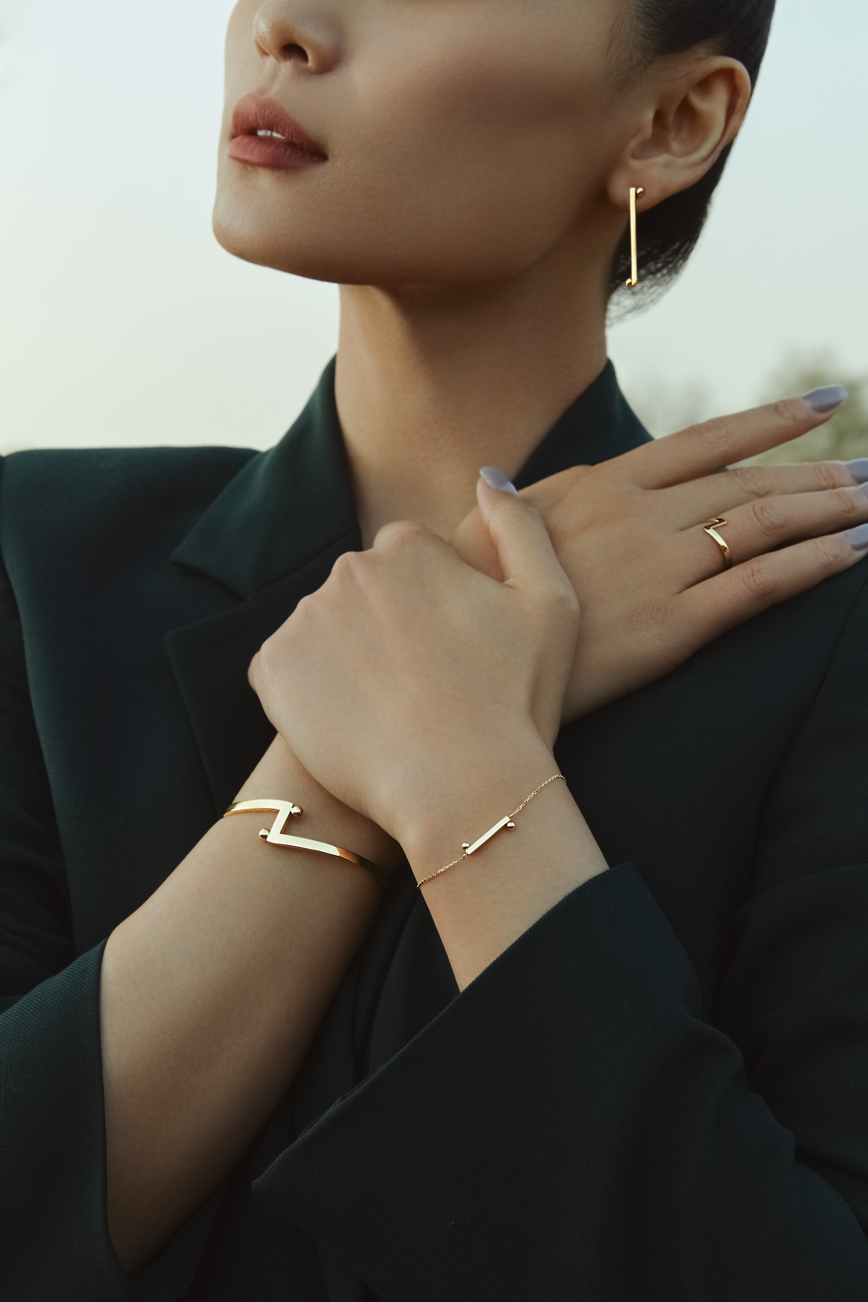 The Taiji Hinged Bangle - yinyang - 18K Solid Gold - YIN Fine Jewelry - Chinese Modern Gold Jewelry