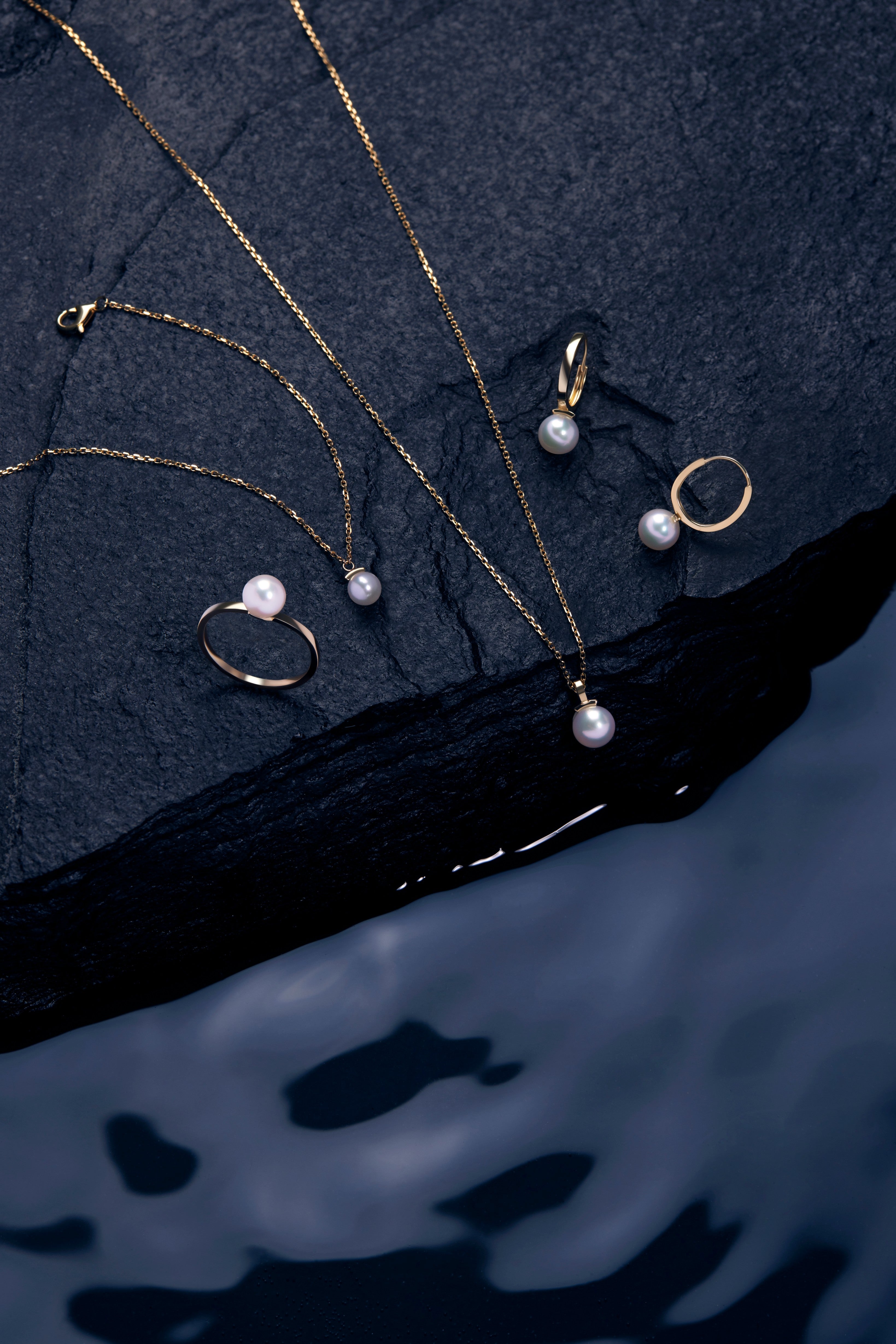 The Warm Pearl Akoya Pearl Hoop Earrings - 18K Solid Gold - YIN Fine Jewelry - Chinese Modern Gold Jewelry