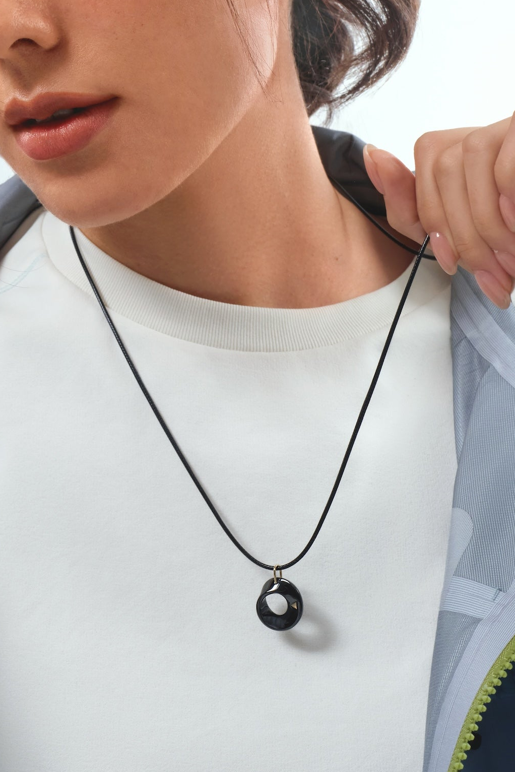 The Möbius High-Tech Ceramic Pendant Necklace - Black