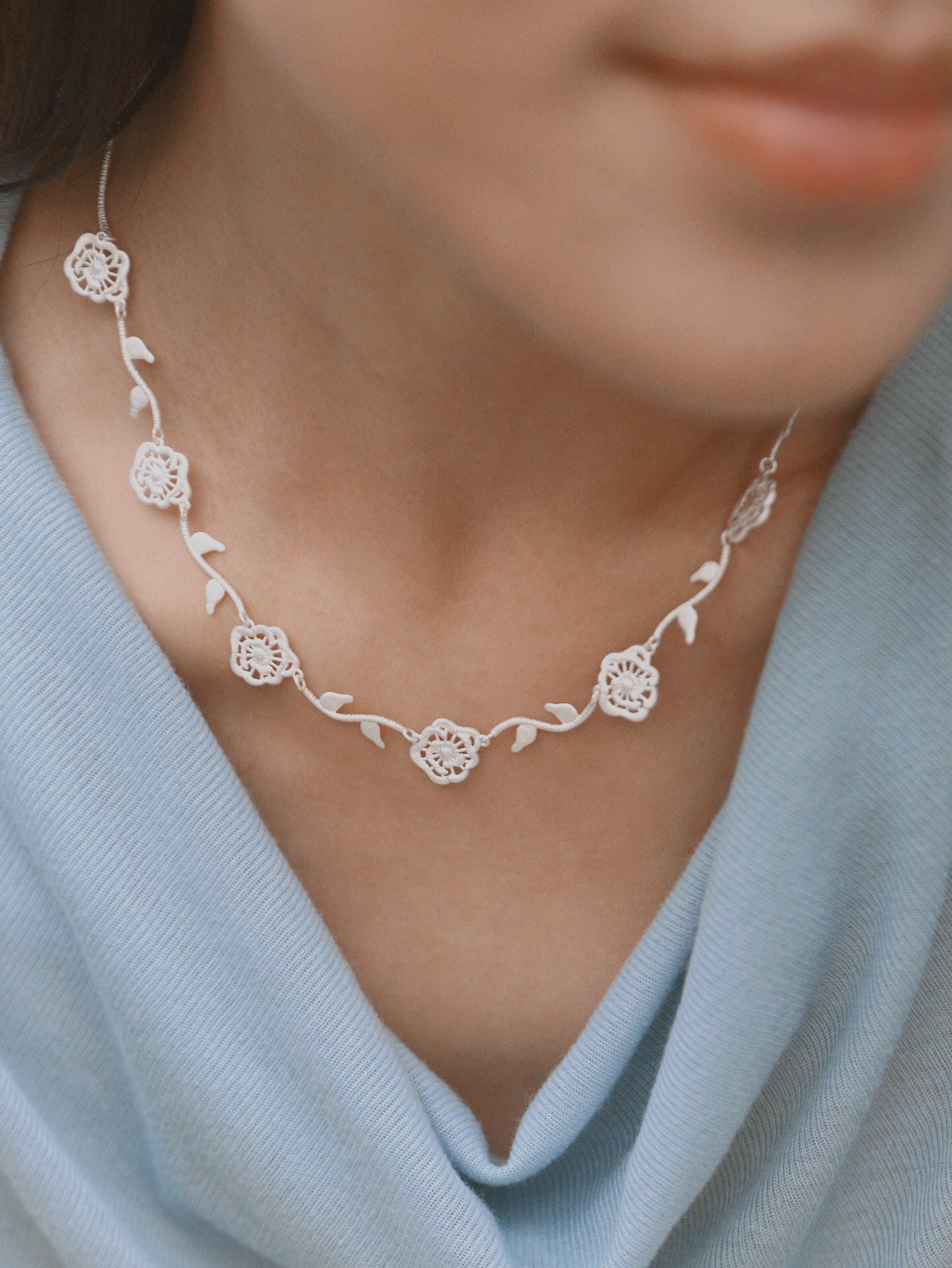 Thorned Rose Necklace - Silver
