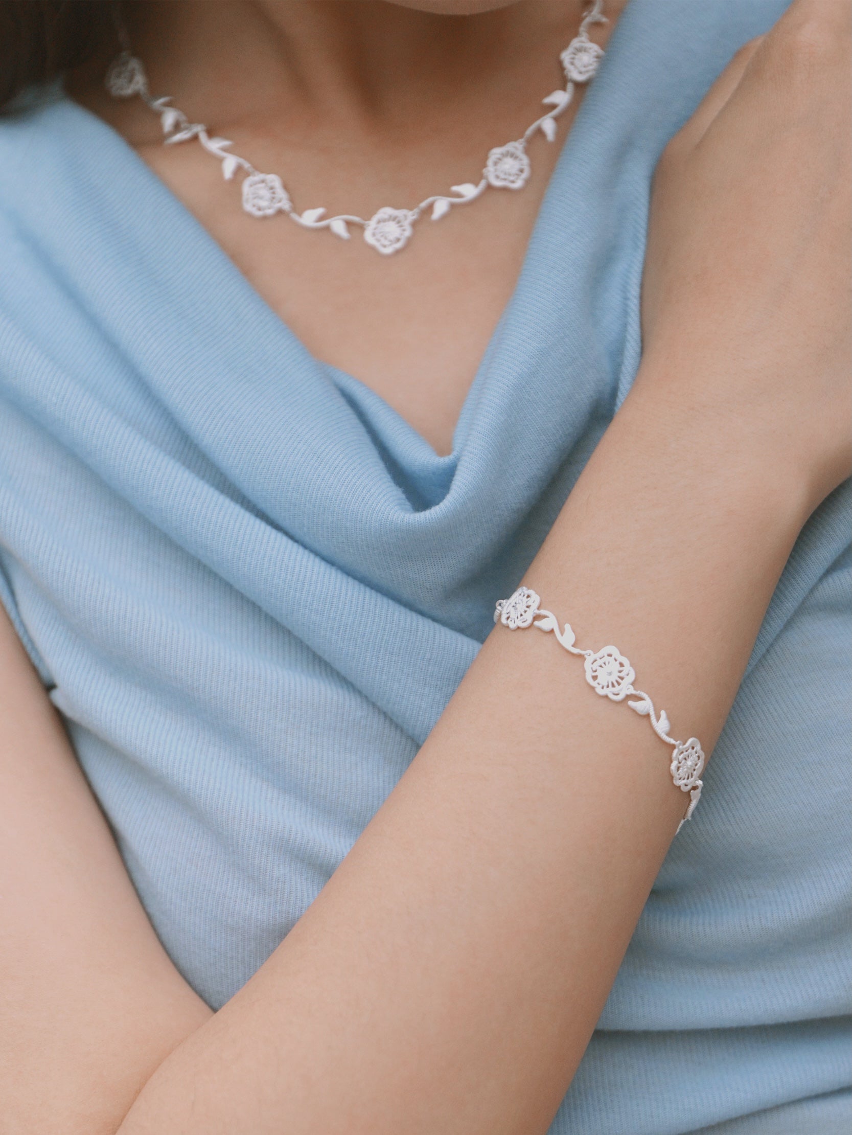 Thorned Rose Necklace - Silver