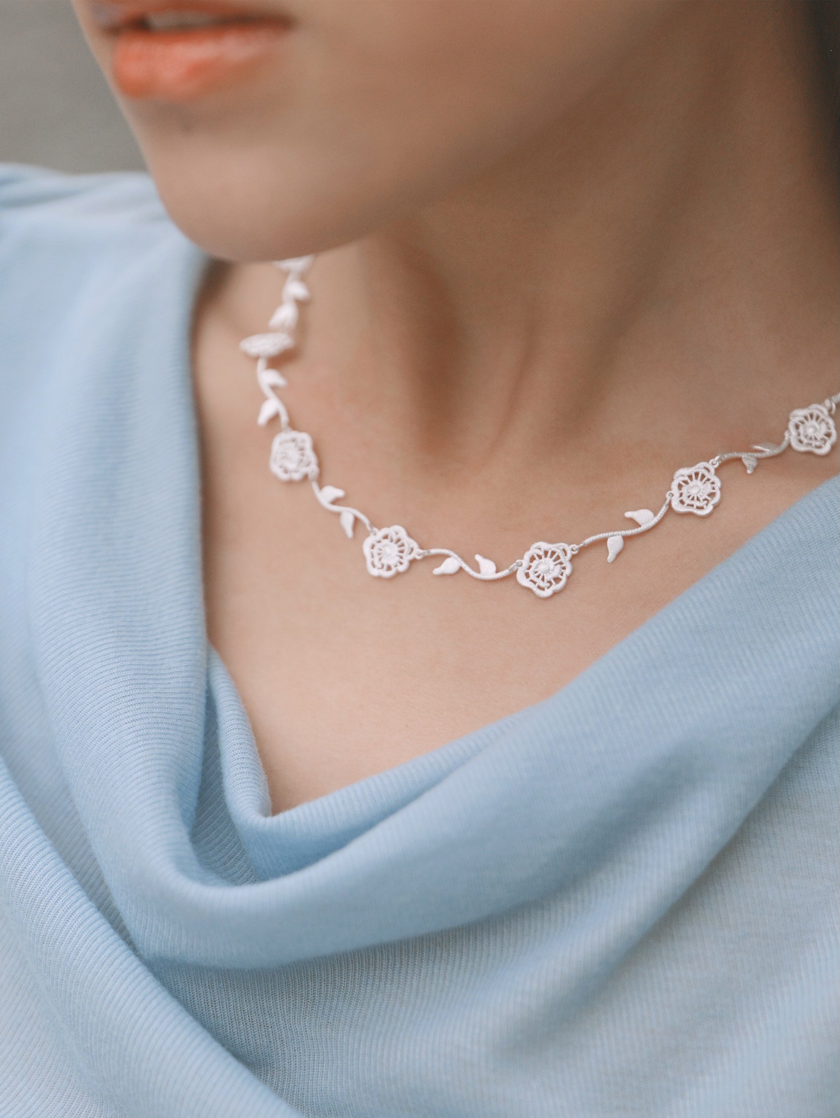 Thorned Rose Necklace - Silver