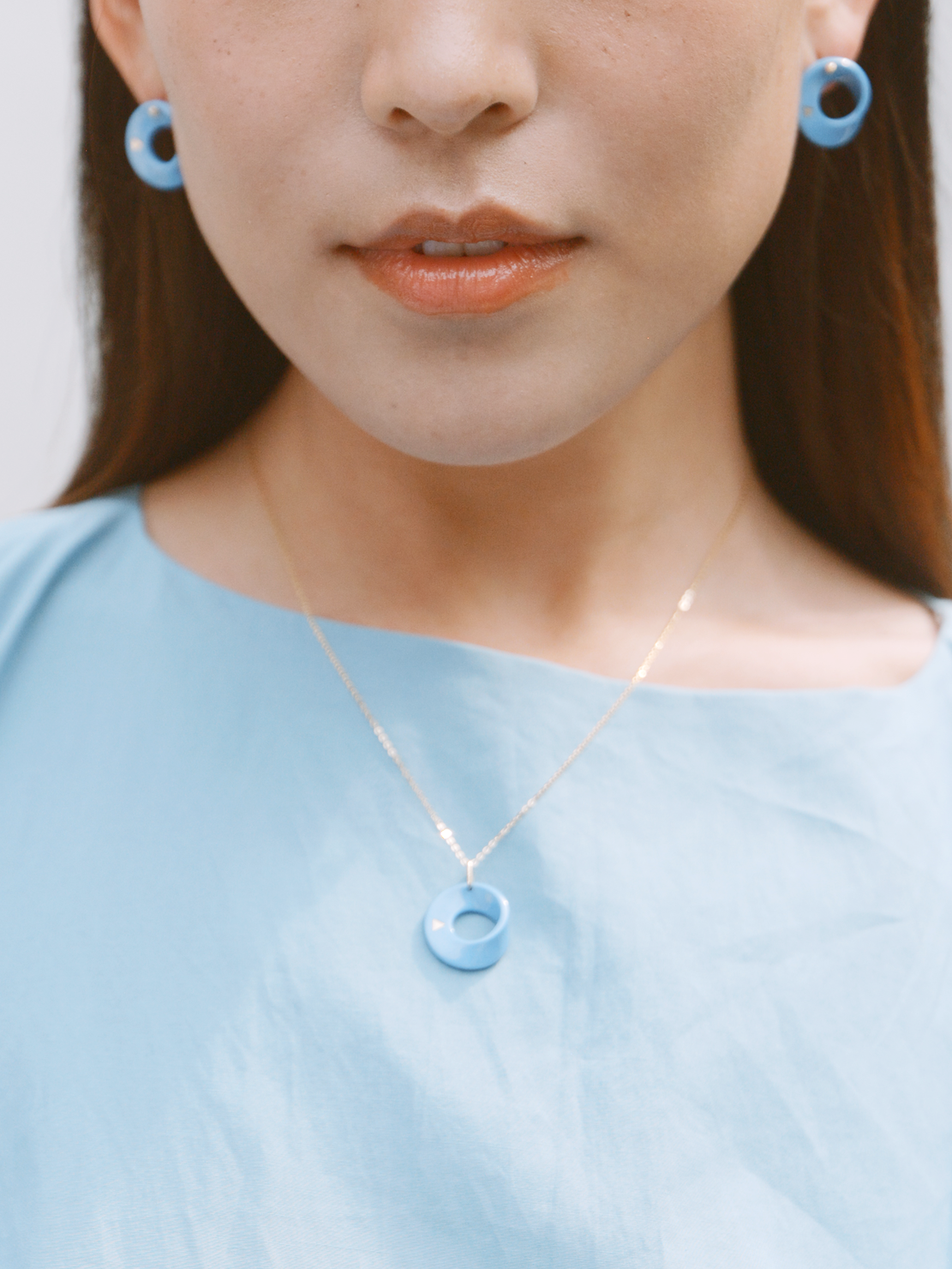 The Möbius High-Tech Ceramic Pendant Necklace - Blue