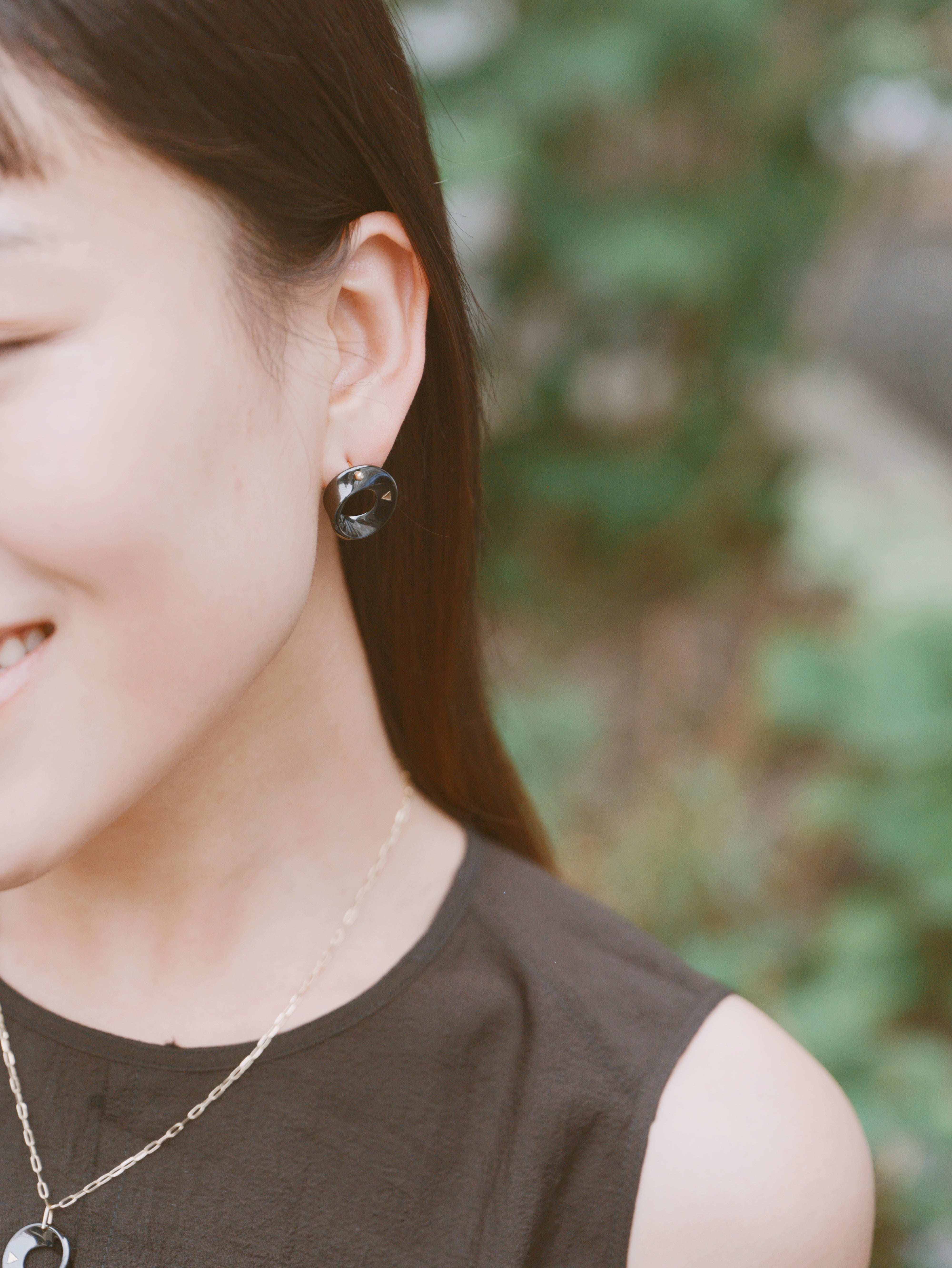 The Möbius High-Tech Ceramic Earrings - Black