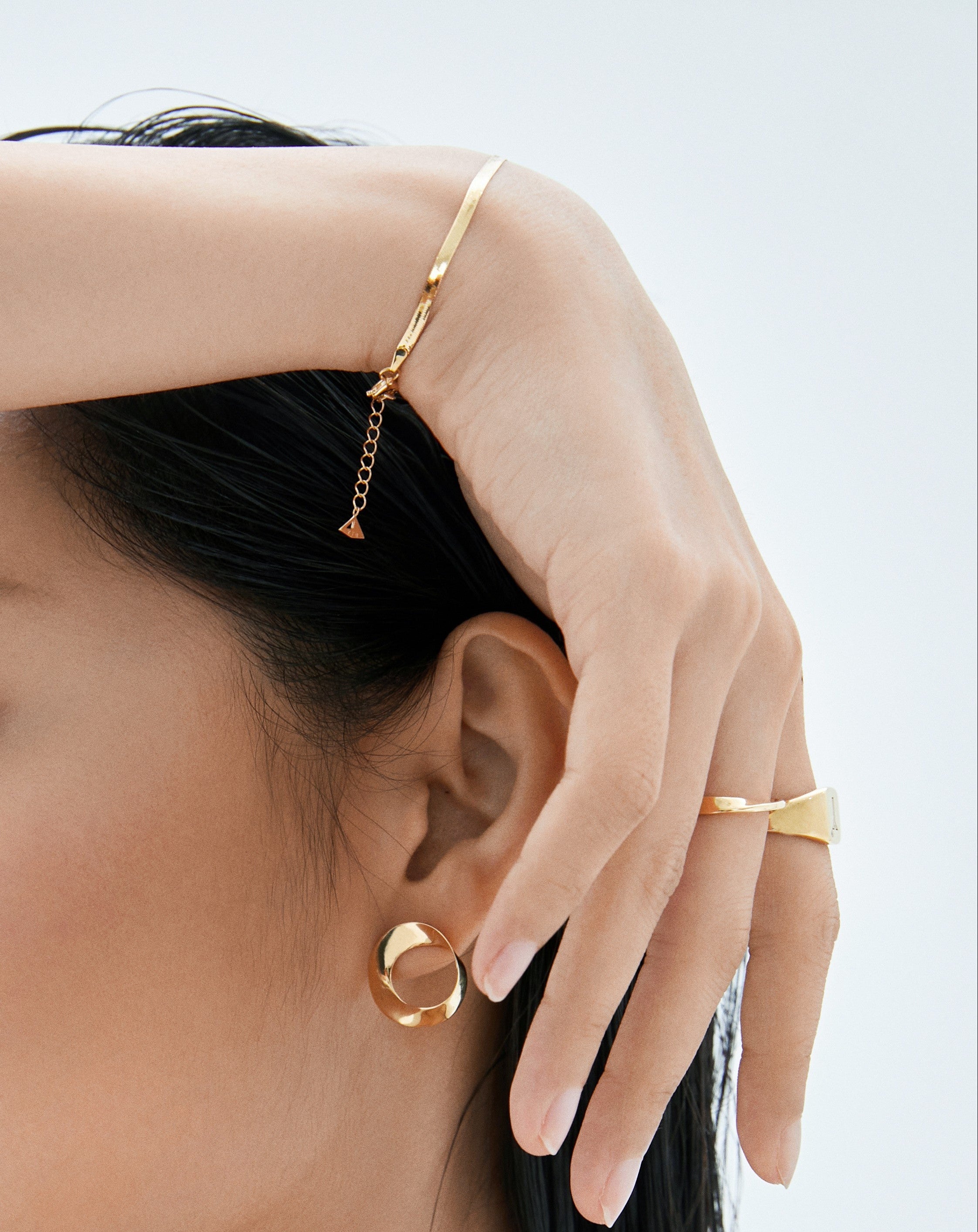  The Essentials Herringbone Bracelet - 18K Solid Gold- YIN Fine Jewelry - Chinese Modern Gold Jewelry