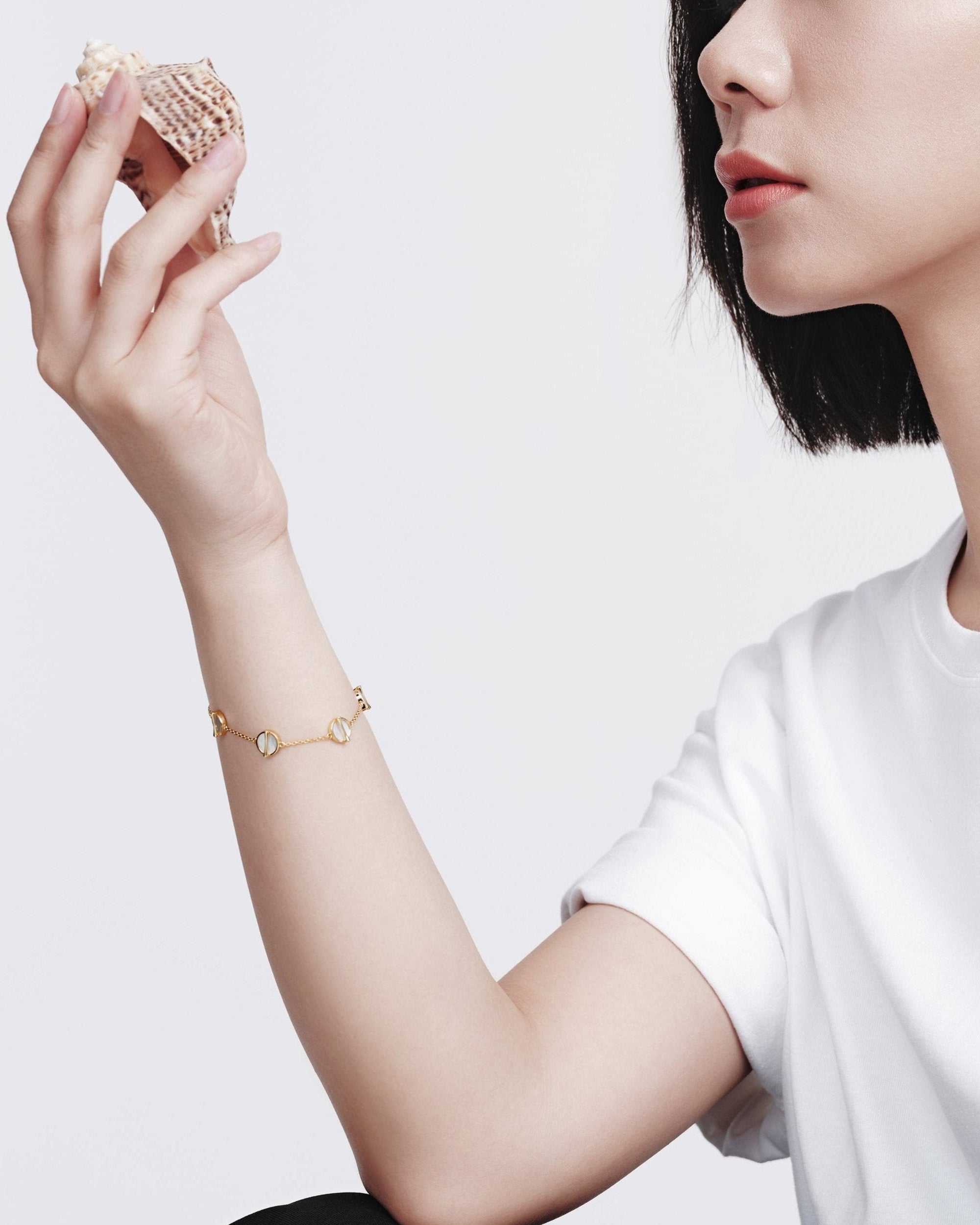 The Golden Ratio 3-motif Bracelet - Mother of Pearl - 18K Solid Gold - YIN Fine Jewelry - Chinese Modern Gold Jewelry