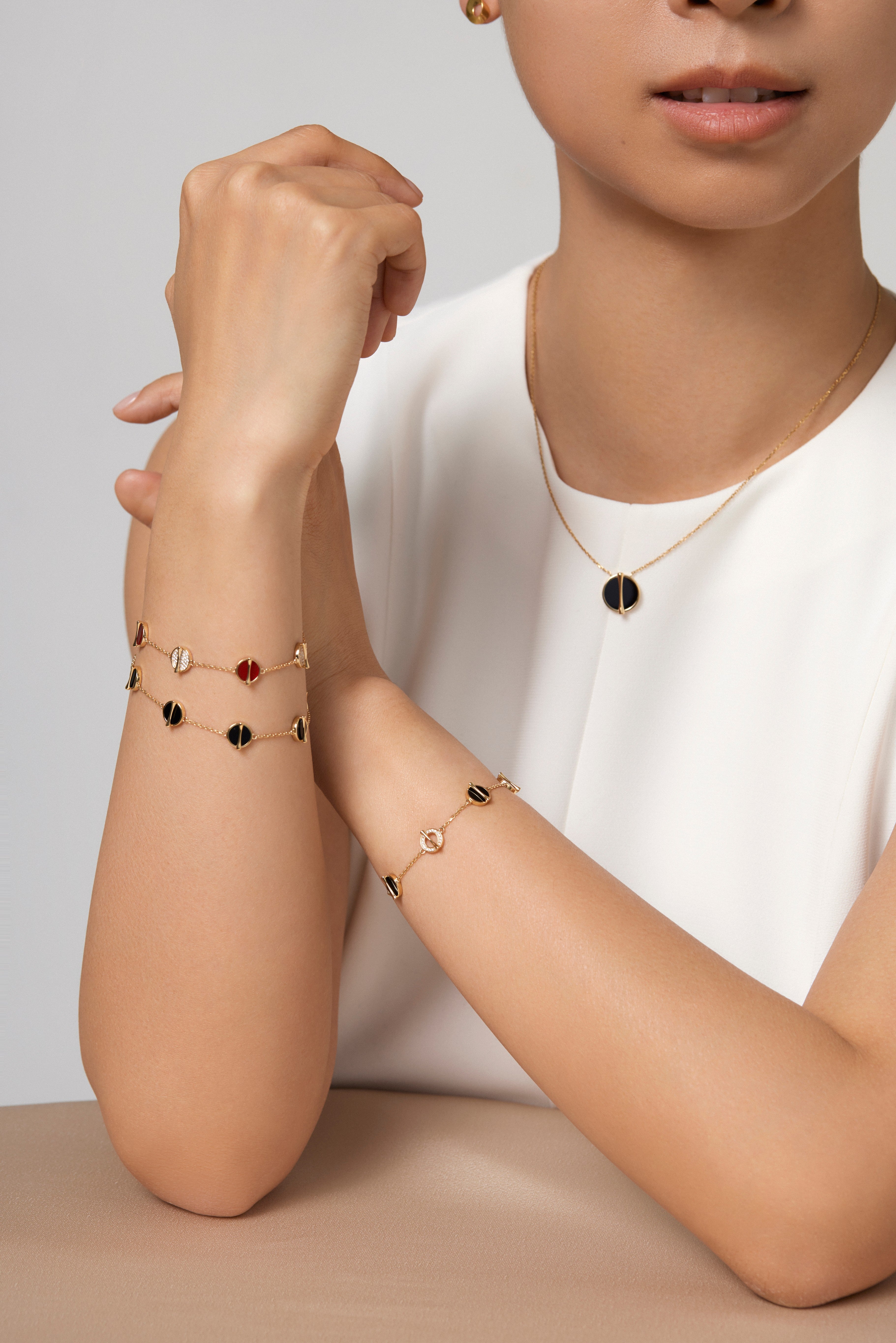 The Golden Ratio 5-motif Open Diamond Bracelet - 18k solid gold  - onyx - carnelian - YIN Fine Jewelry - Chinese Modern Gold Jewelry 
