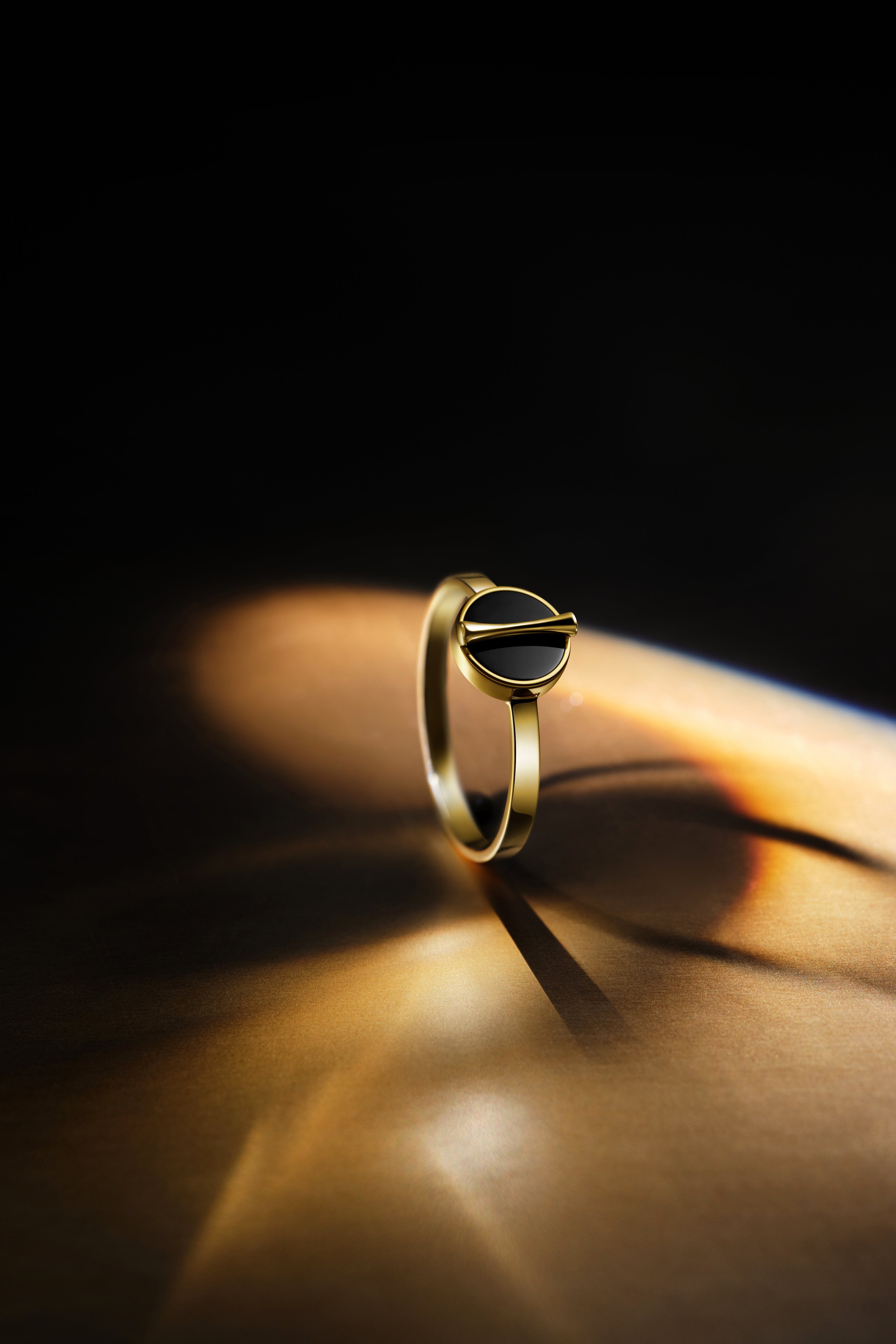 The Golden Ratio Ring - Onyx - 18K Solid Gold - YIN Fine Jewelry - Chinese Modern Gold Jewelry