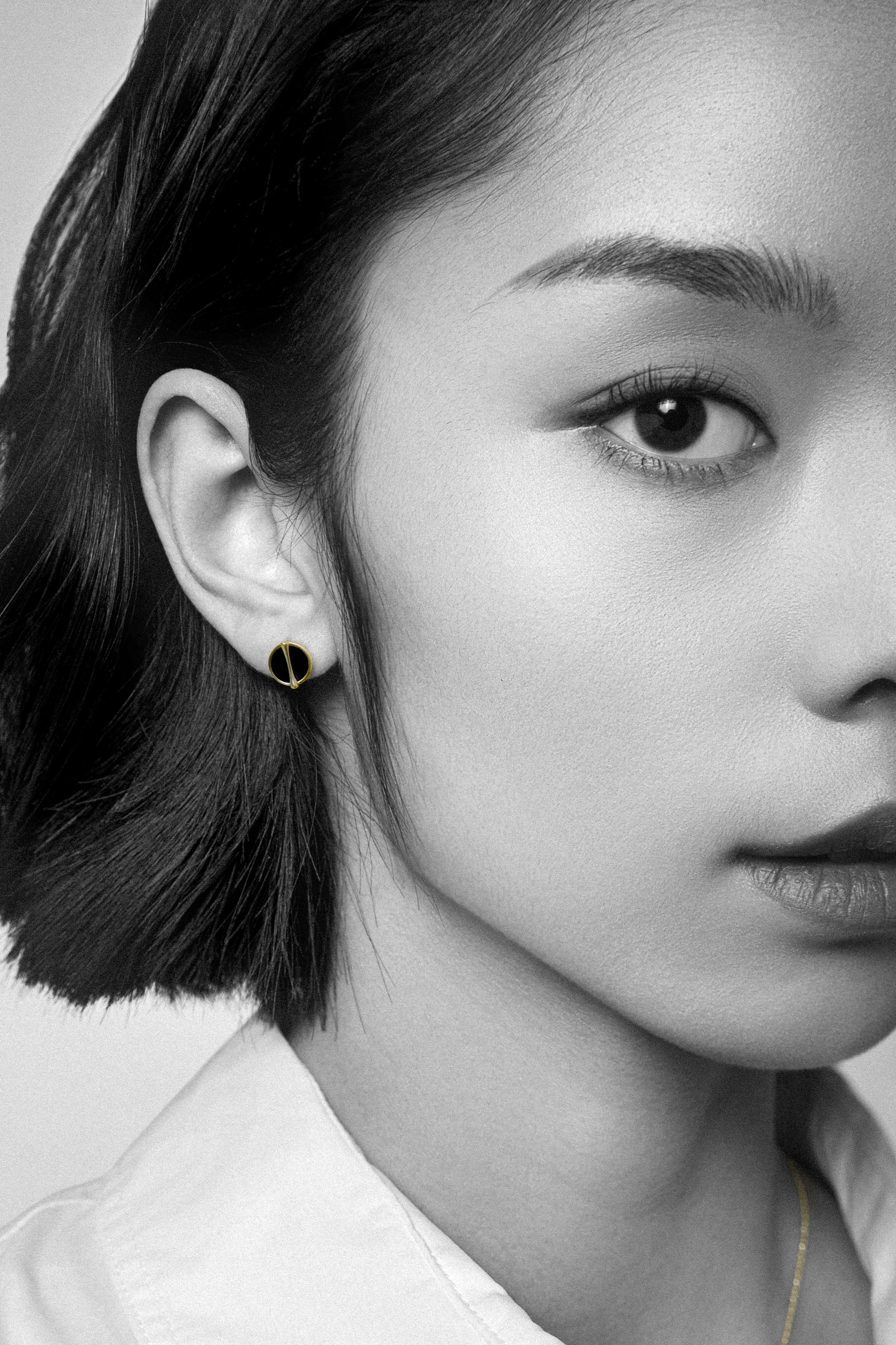 The Golden Ratio Stud Earrings - Onyx - 18K Solid Gold - YIN Fine Jewelry - Chinese Modern Gold Jewelry