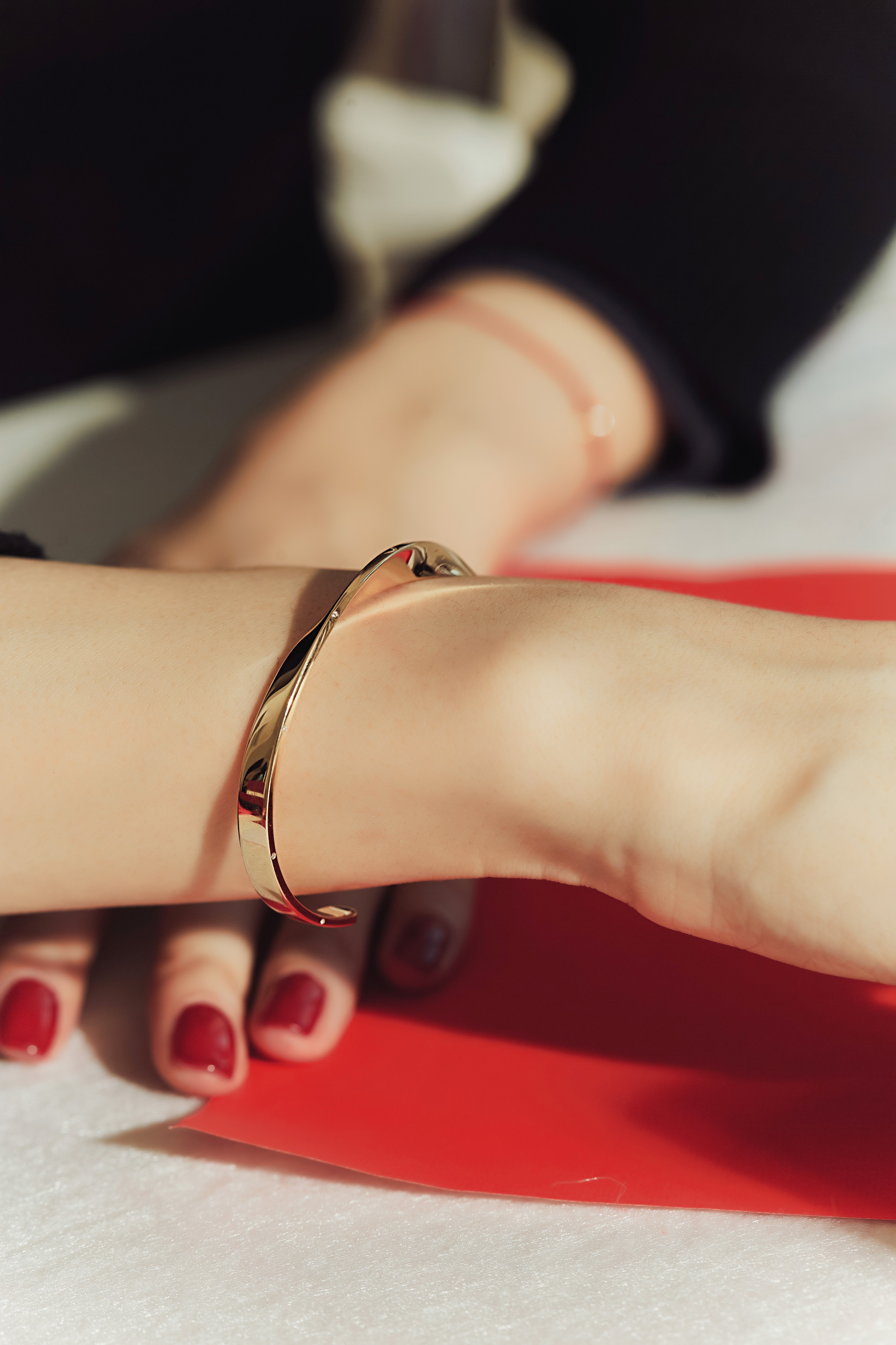 The Möbius Diamond Open Cuff Bangle - 18K Solid Gold - YIN Fine Jewelry - Chinese Modern Gold Jewelry