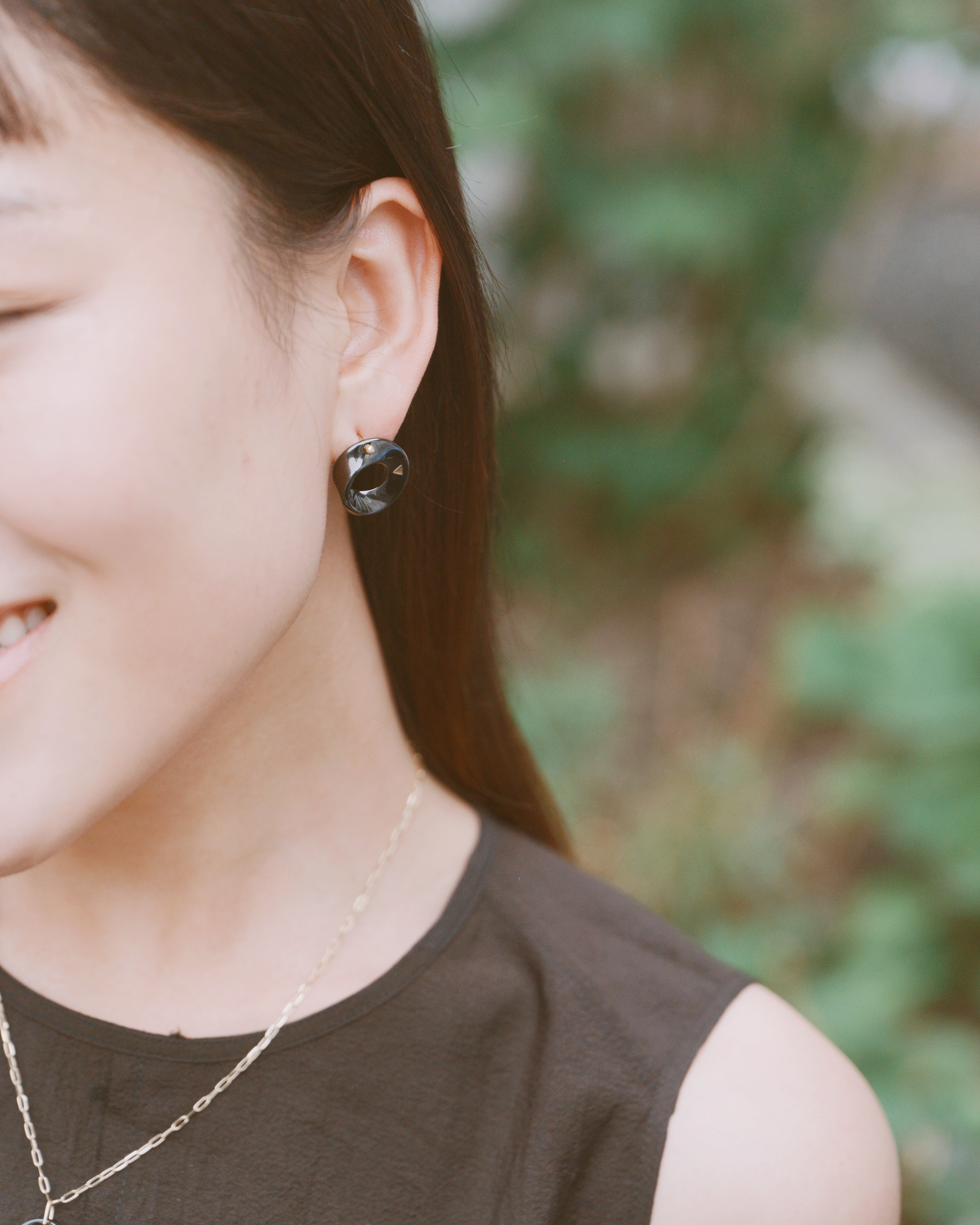 The Möbius High-Tech Ceramic Earrings - Black
