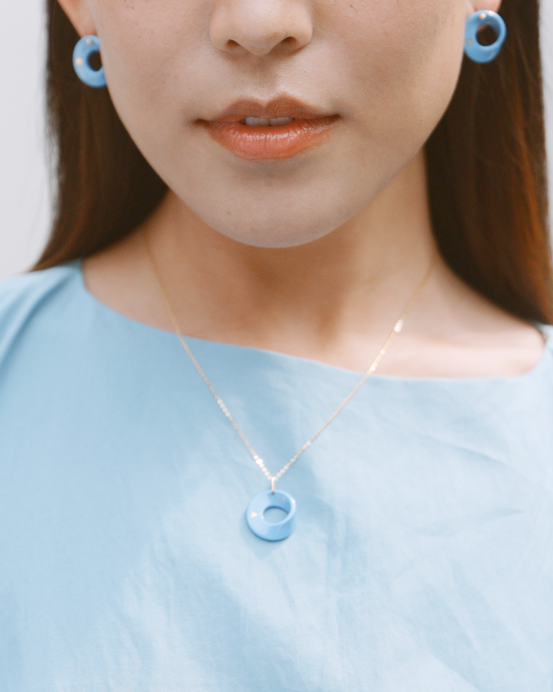 The Möbius High-Tech Ceramic Pendant Necklace - Blue
