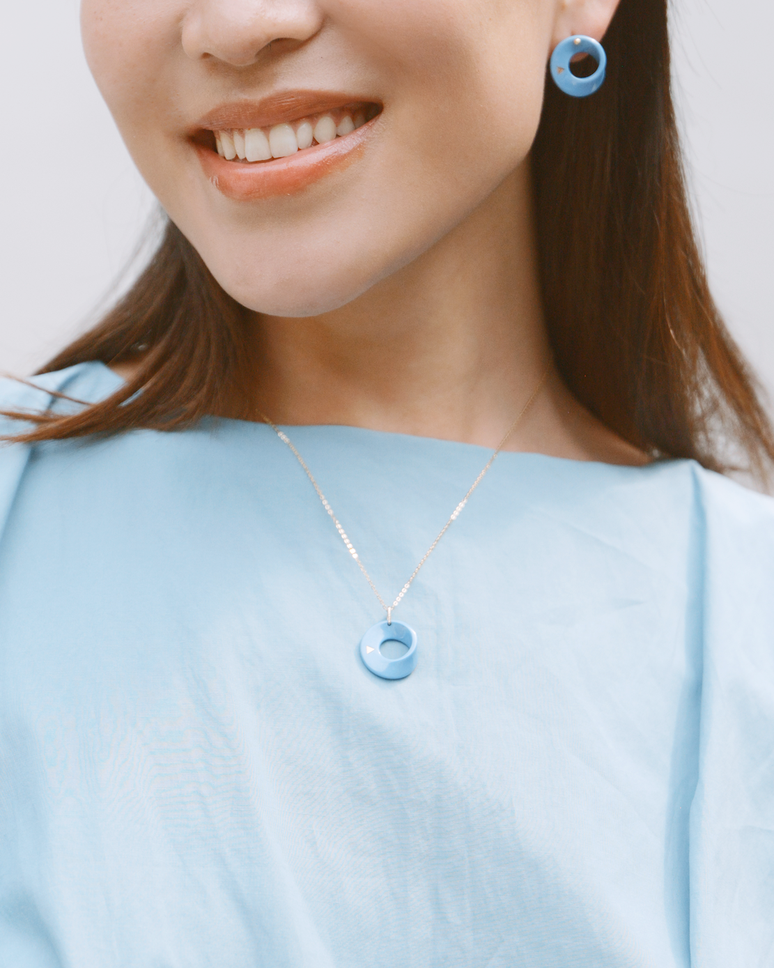 The Möbius High-Tech Ceramic Pendant Necklace - Blue