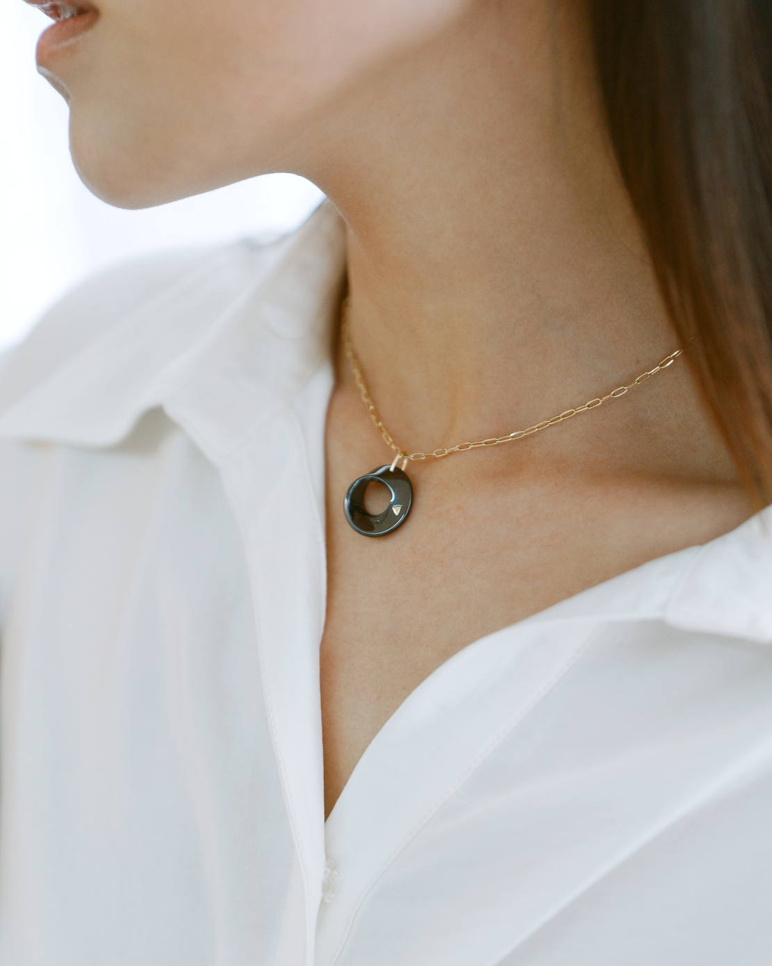 The Möbius High-Tech Ceramic Pendant Necklace - Black